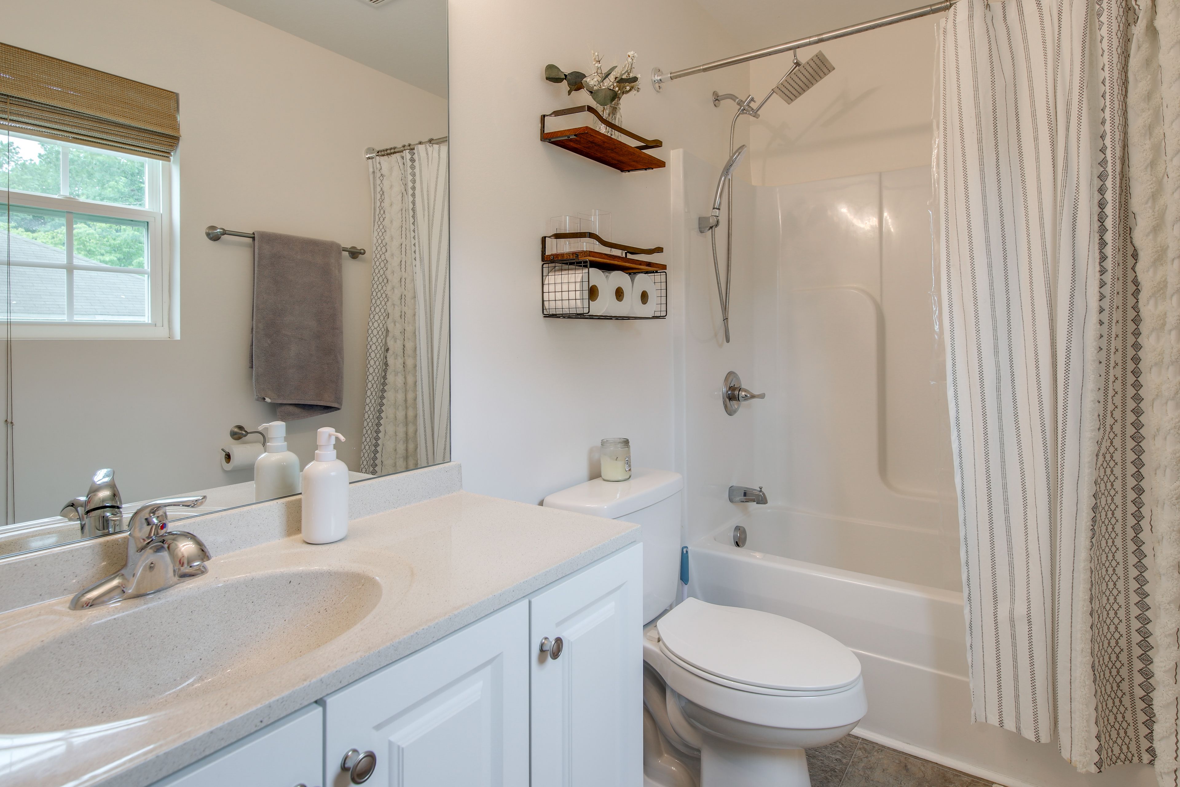 En-Suite Bathroom | Towels Provided