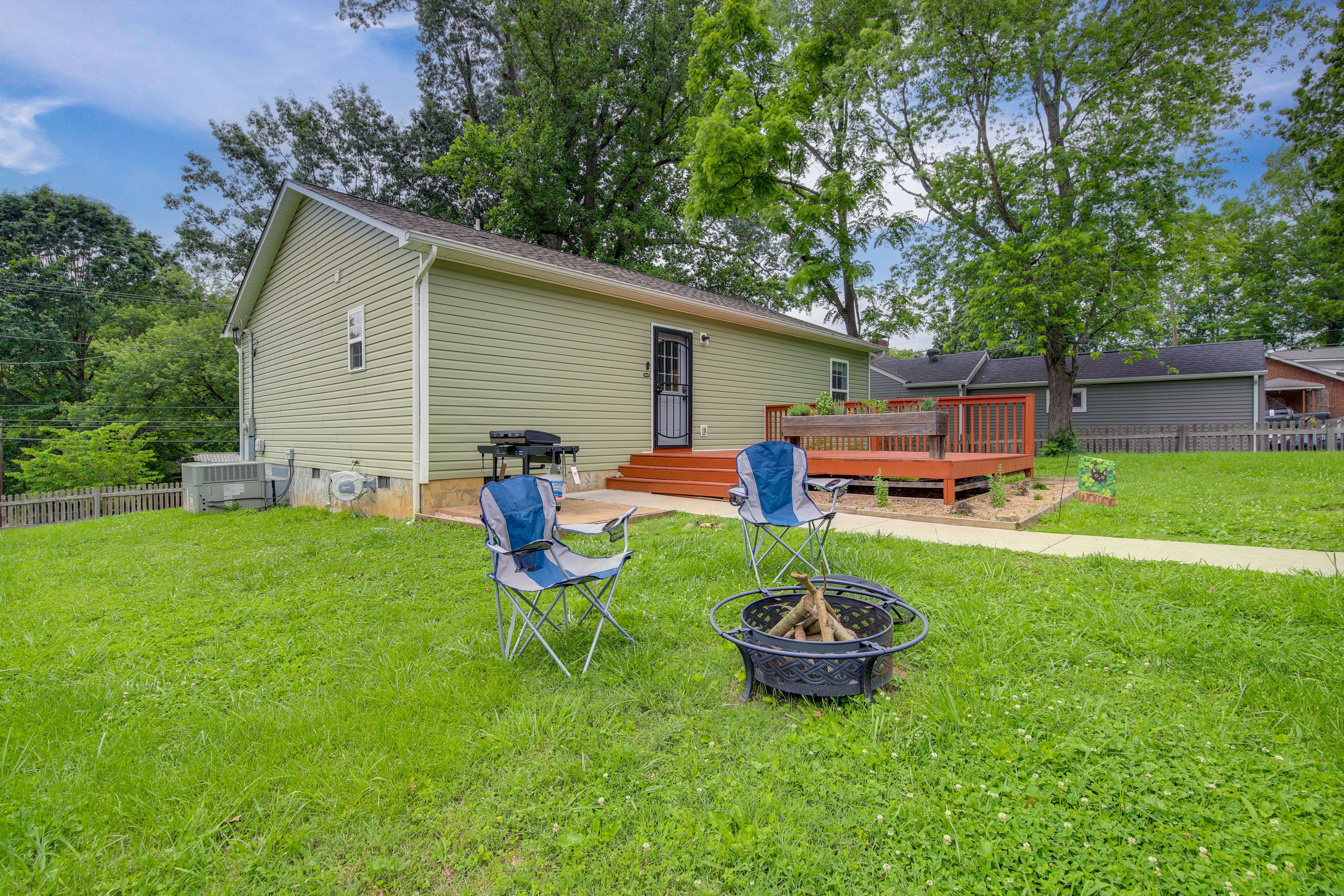 Backyard | Wood-Burning Fire Pit