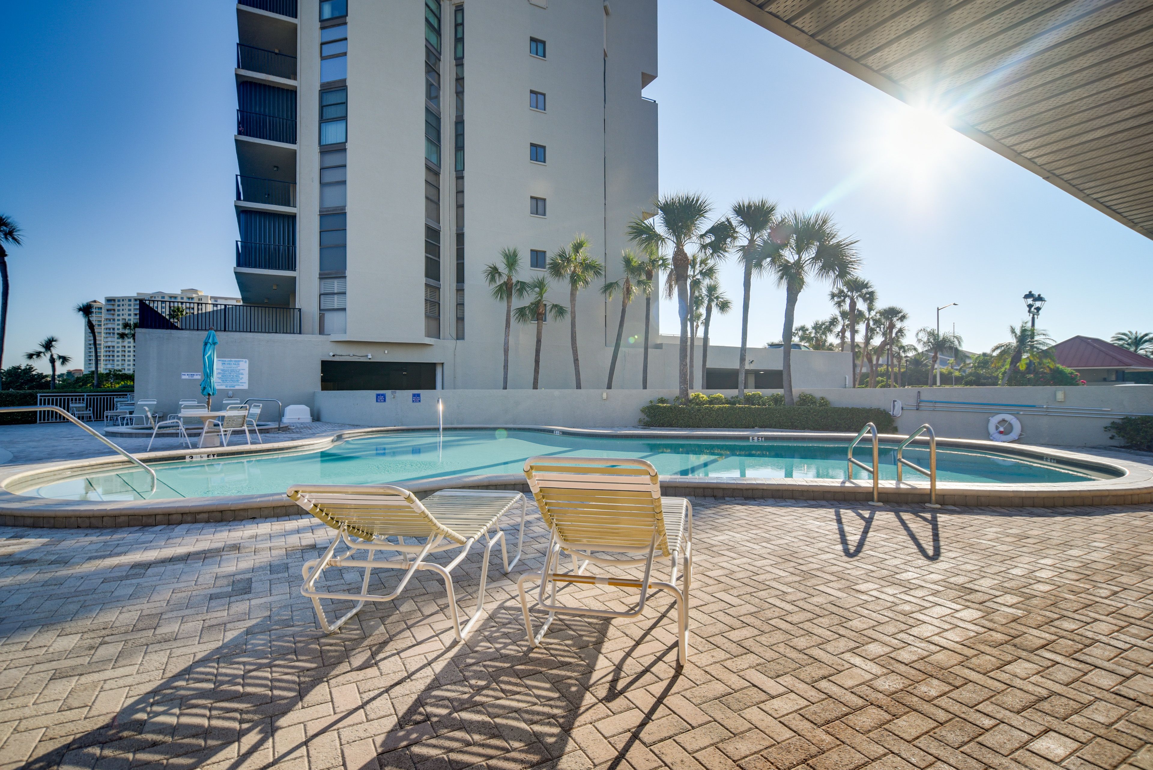 Community Pool & Hot Tub