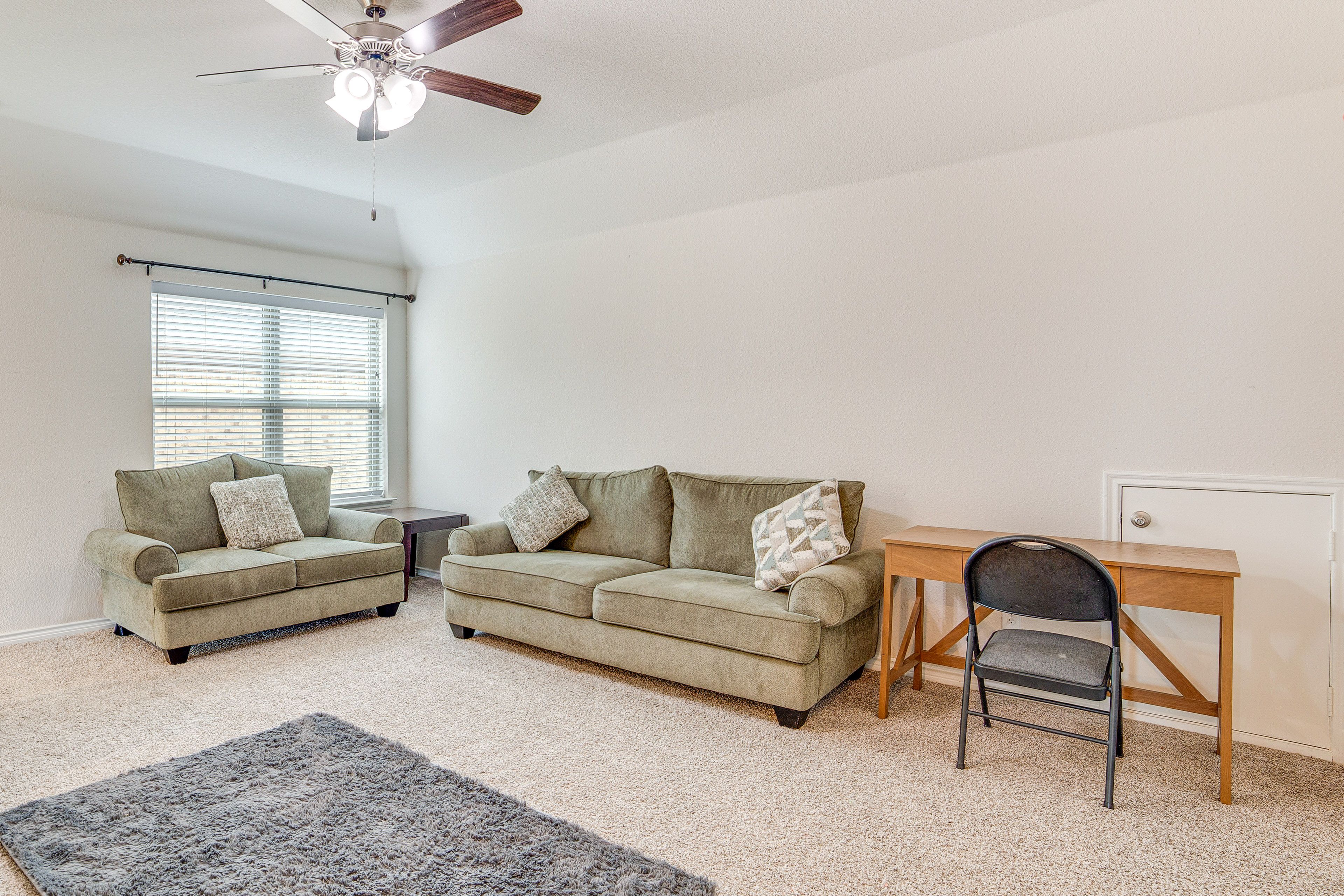 Loft | Dedicated Work Space | Smart TV | 2nd Floor