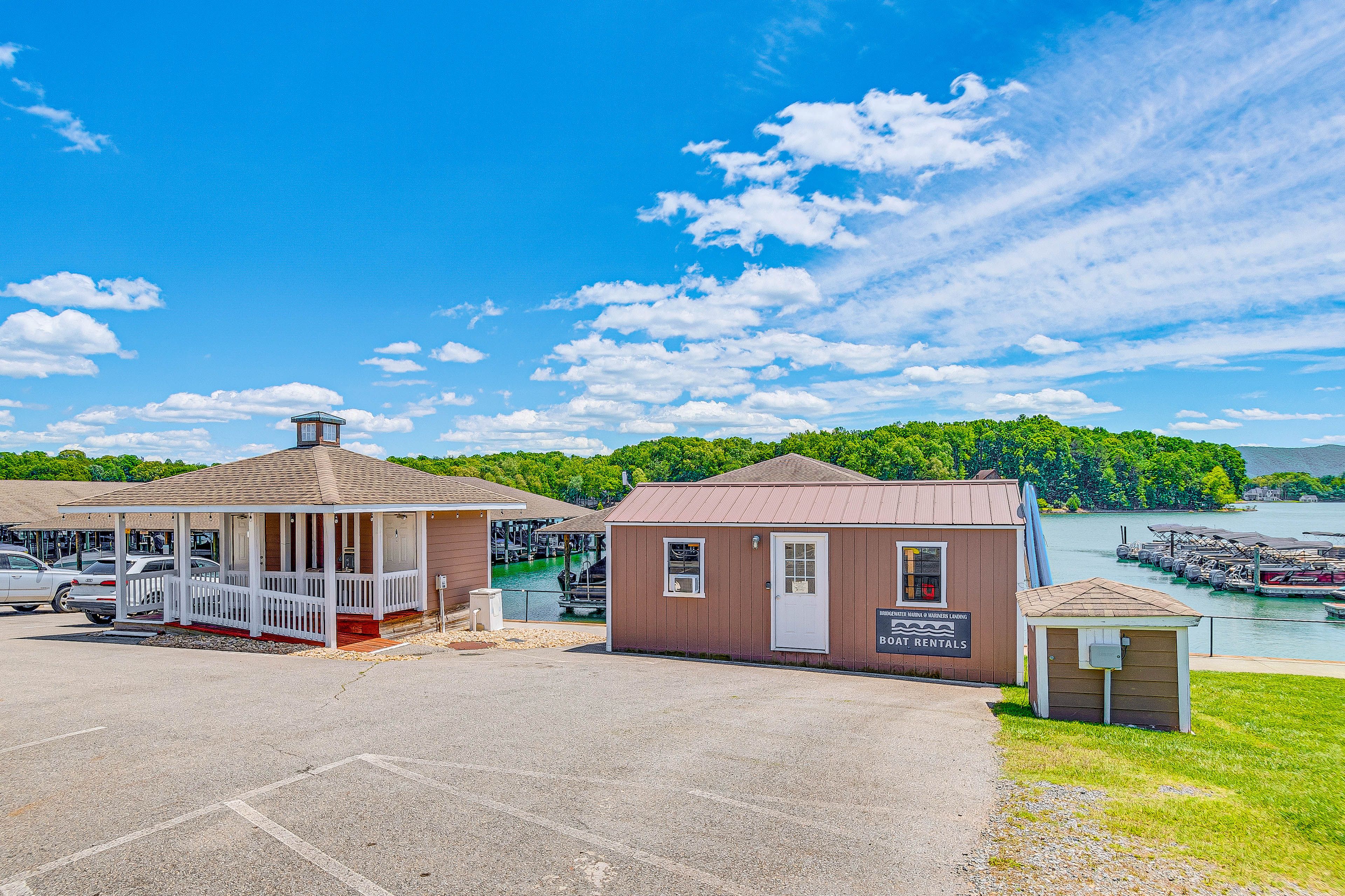 Community Marina & Boat Rentals