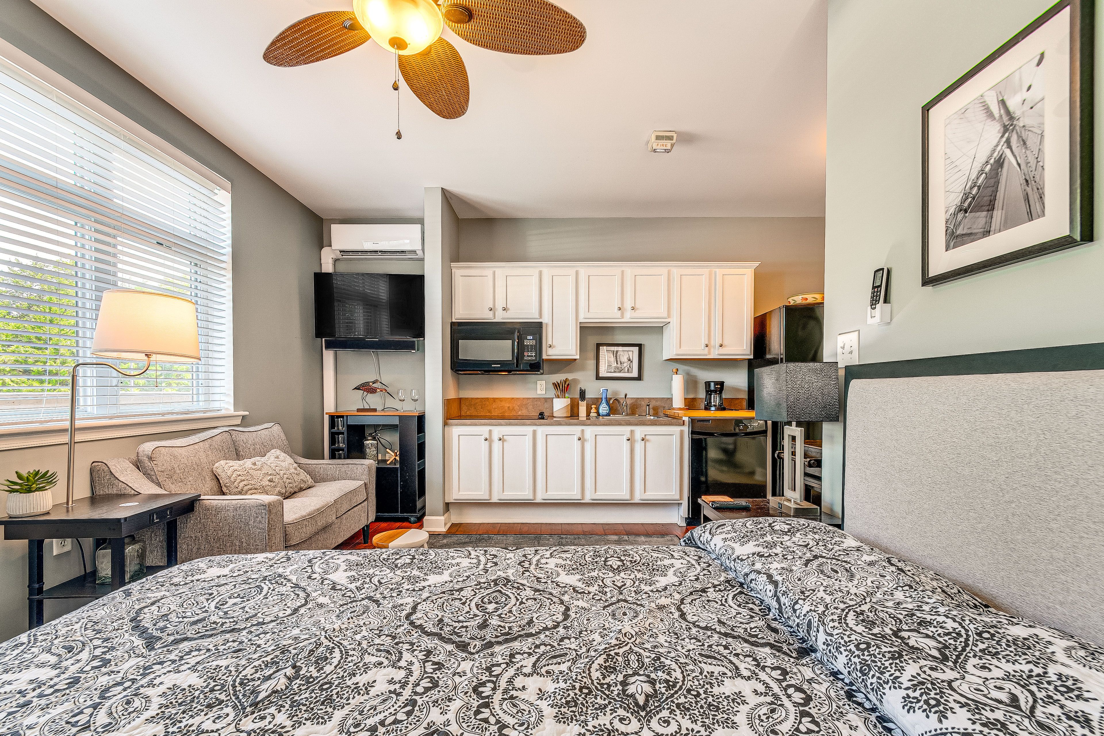 Huddleston Vacation Rental | Studio | 1BA | 300 Sq Ft | Step-Free Access