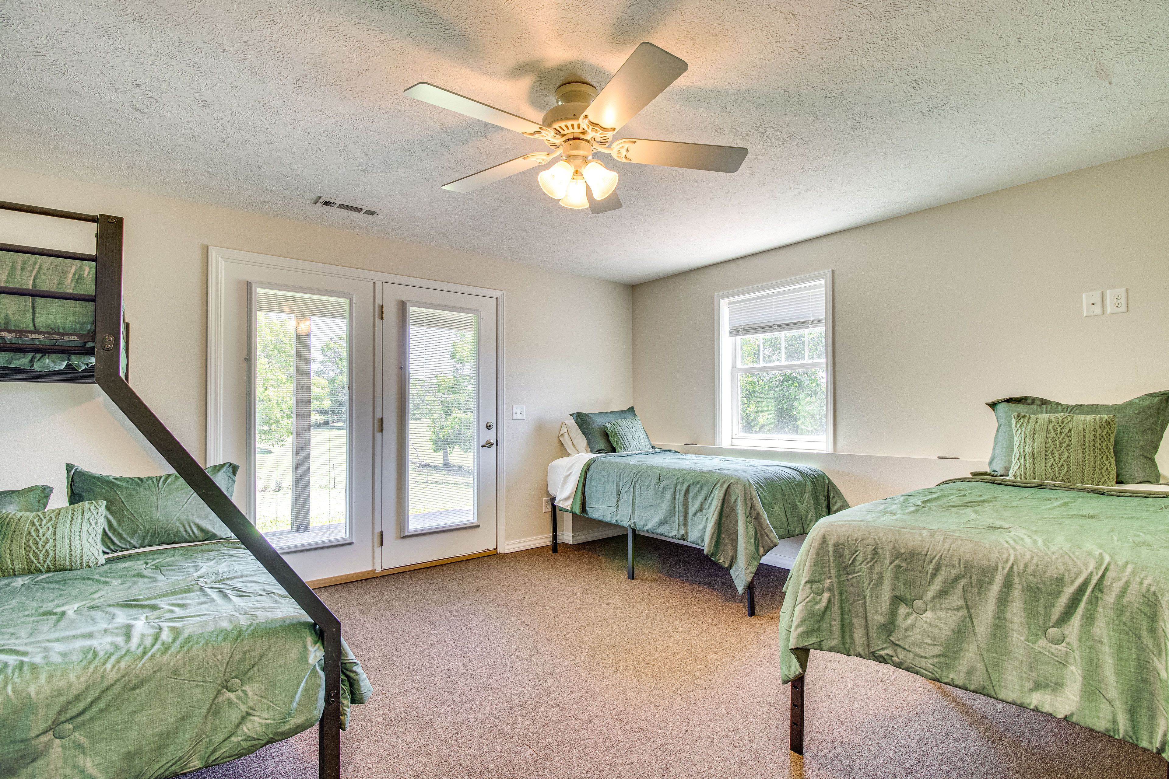 Bedroom 5 | Lower Level | Twin/Queen Bunk Bed | 2 Twin Beds