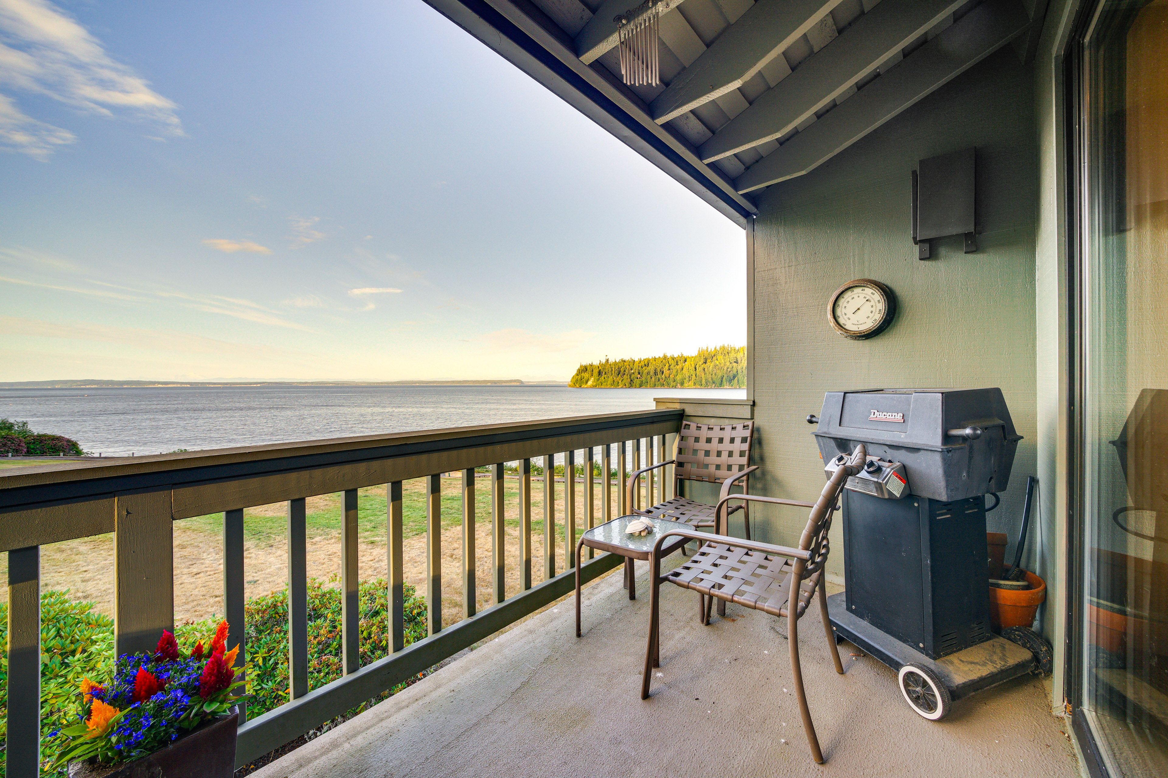 Port Ludlow Vacation Rental | 2BR | 2BA | 950 Sq Ft | Stairs Required