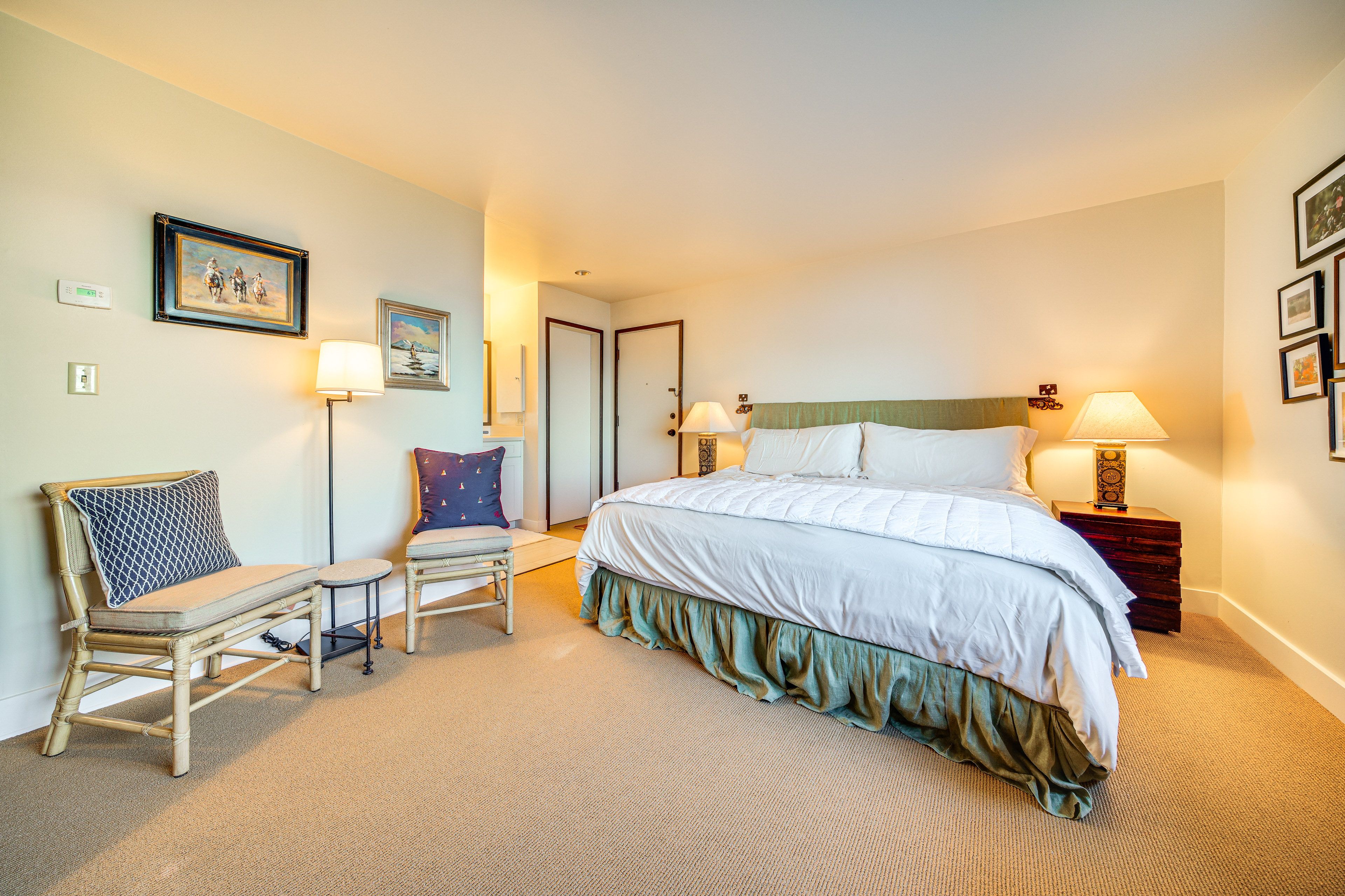 Bedroom 1 | King Bed | Smart TV