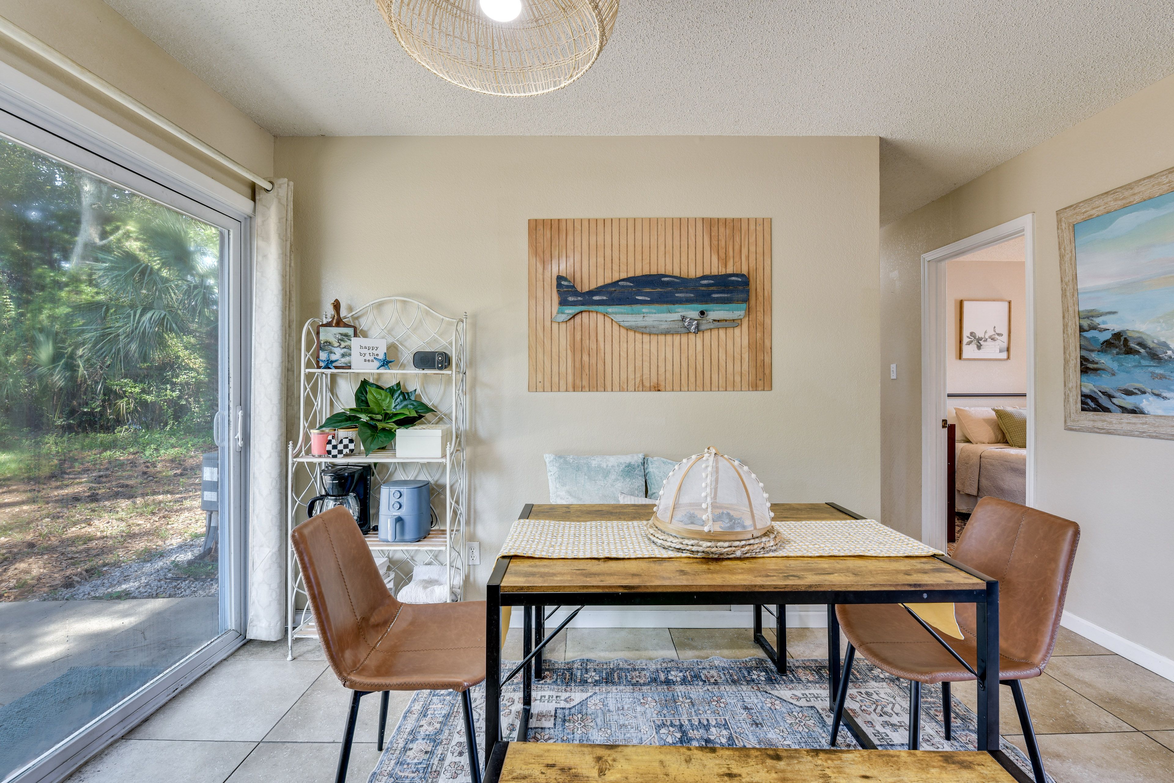 Dining Area | Dishware & Flatware Provided