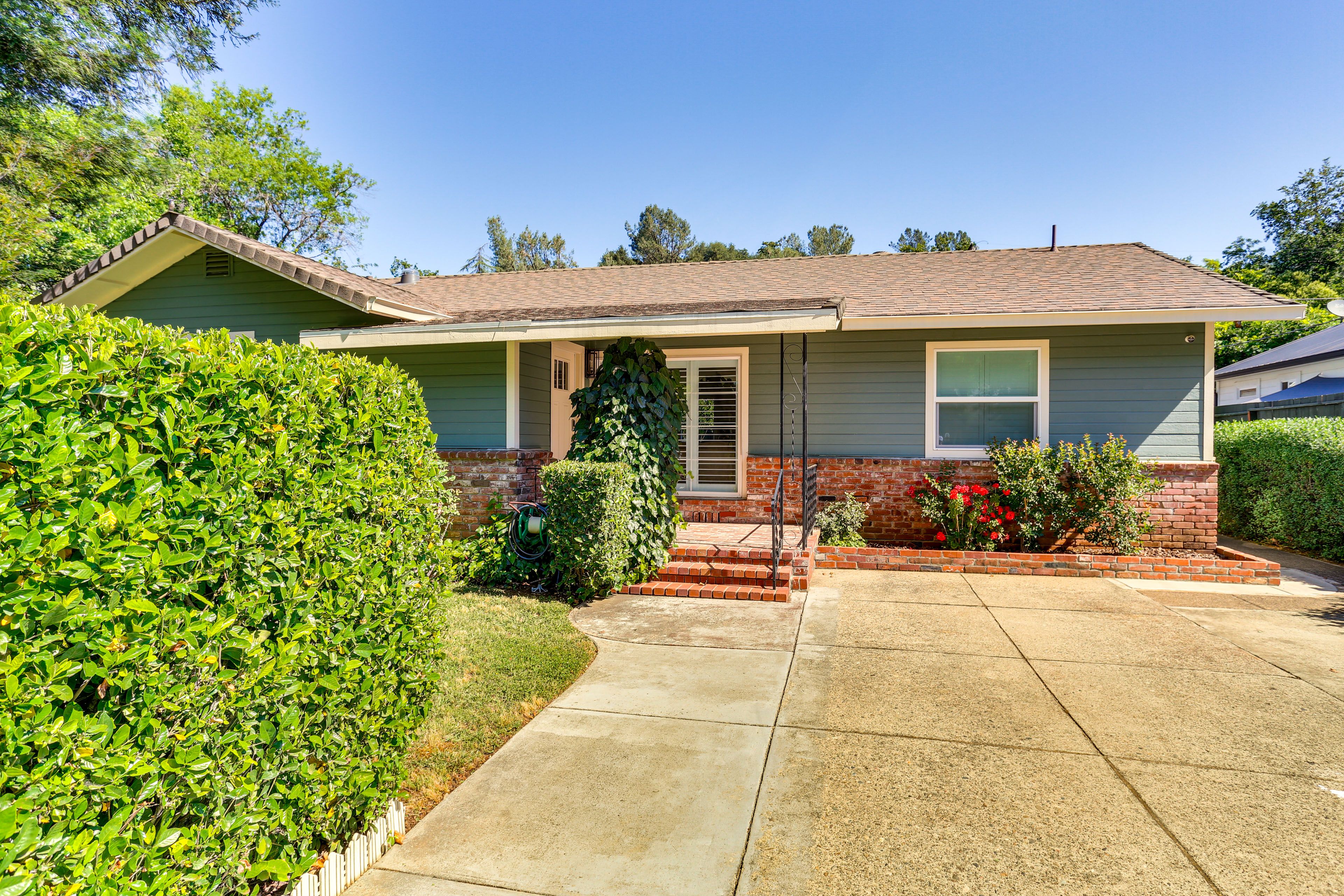 Property Exterior | Single-Story Home