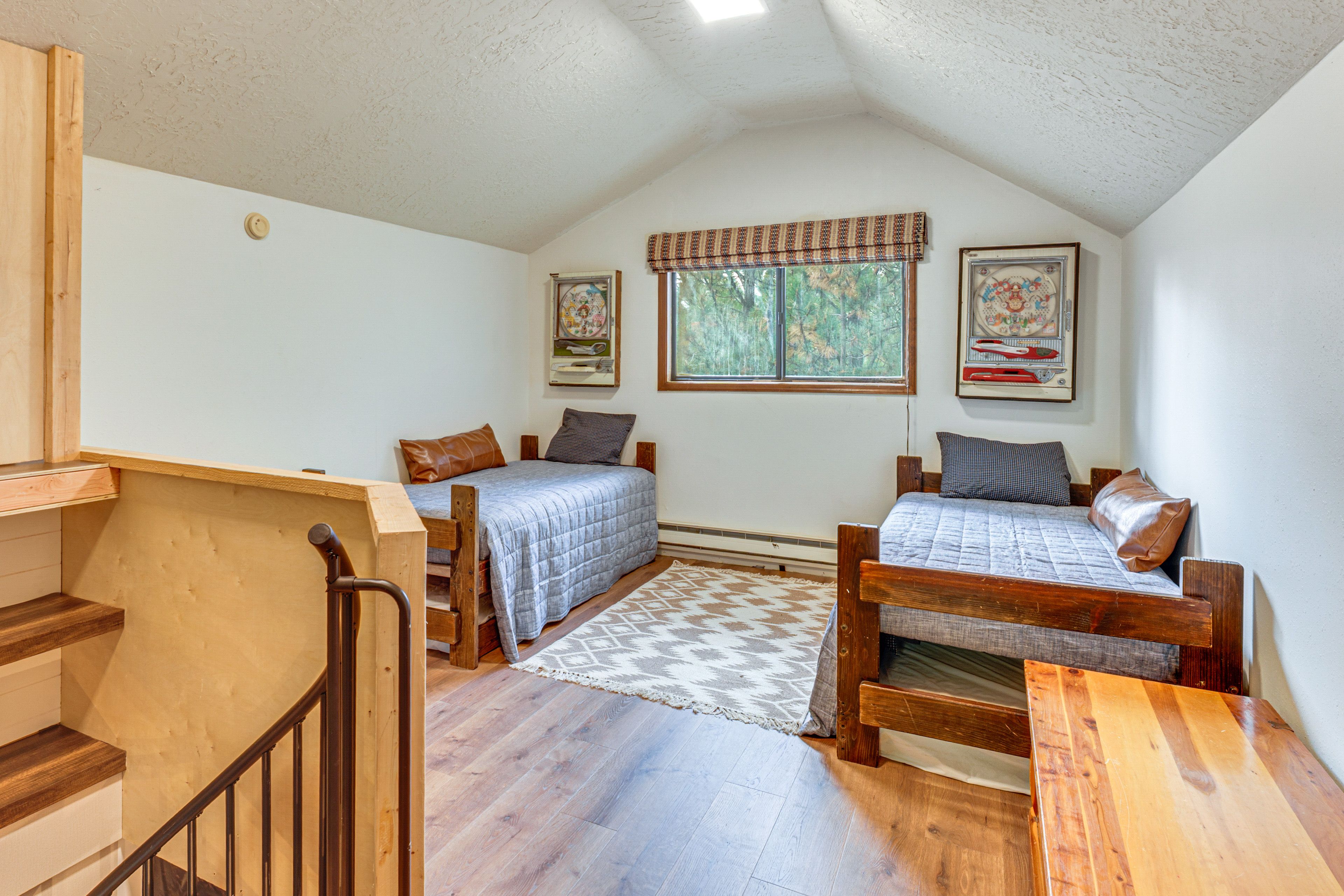 Bedroom 3 (Loft) | 3 Twin Beds