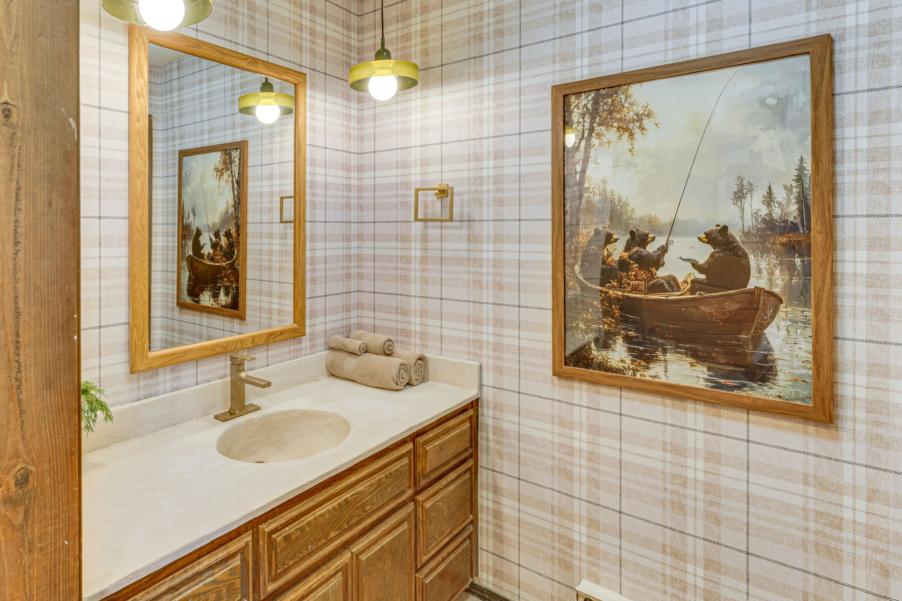 Full Bathroom | 1st Floor