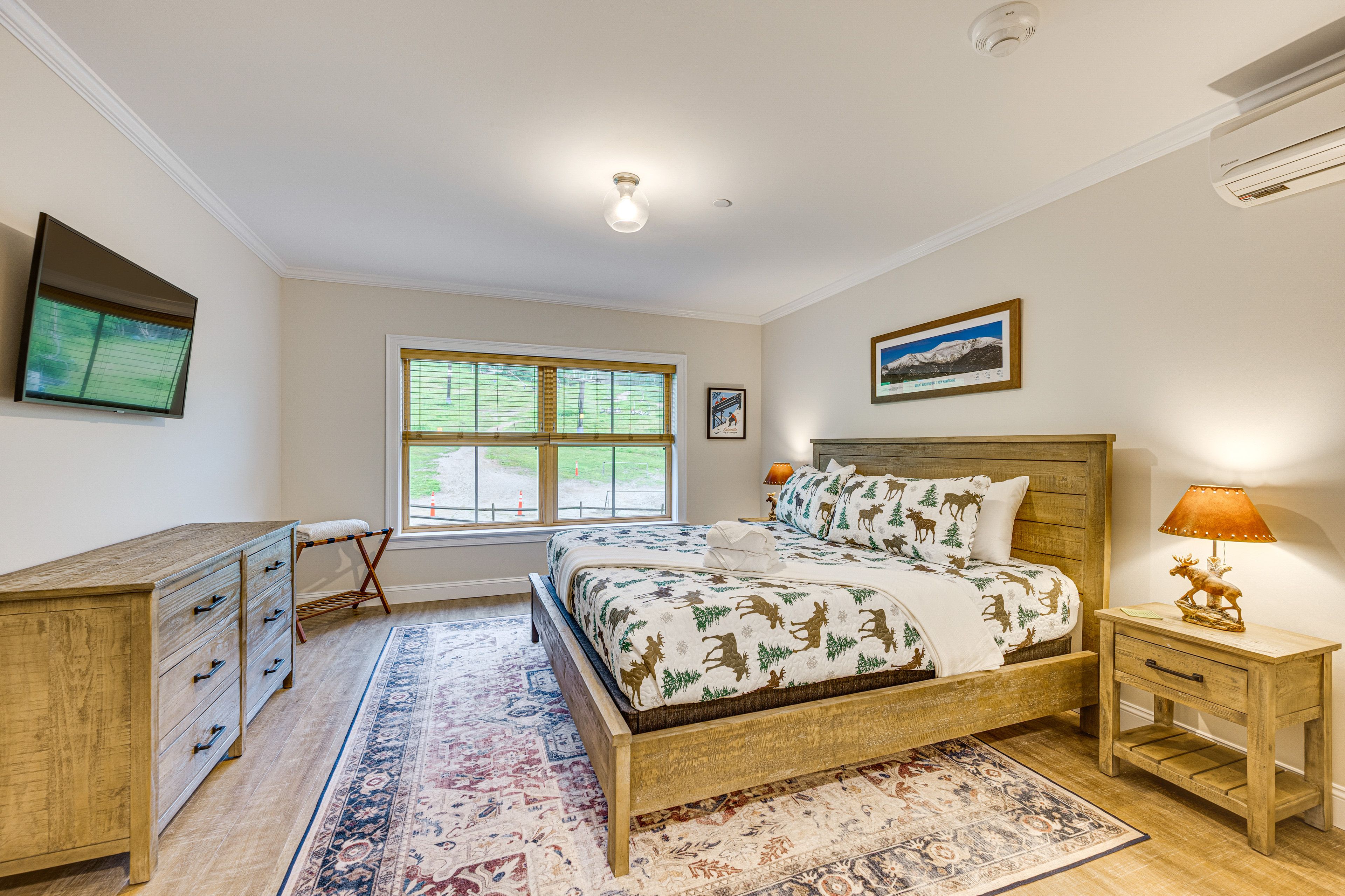 Bedroom 1 | King Bed | Linens