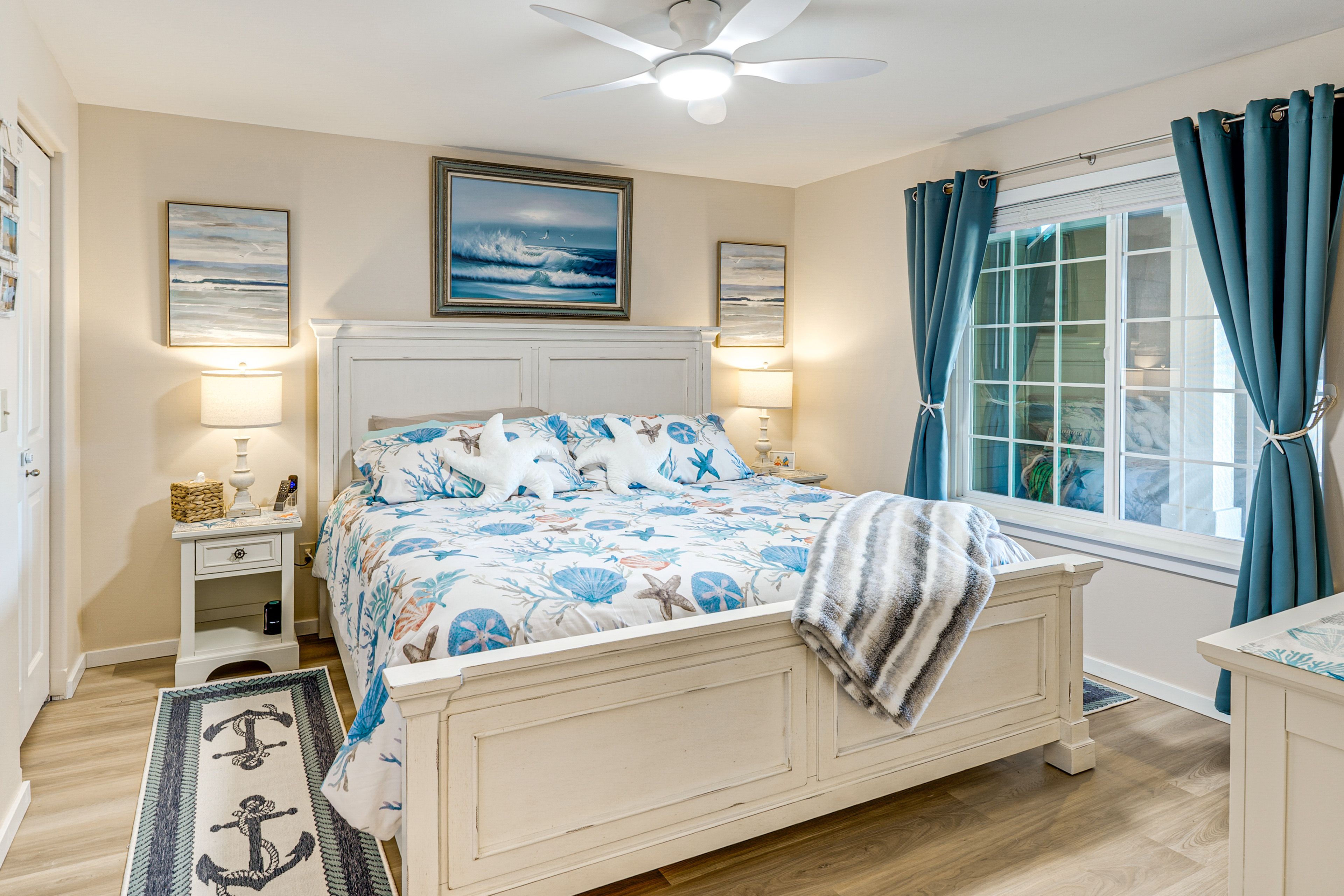 Bedroom 1 | King Bed | Linens Provided