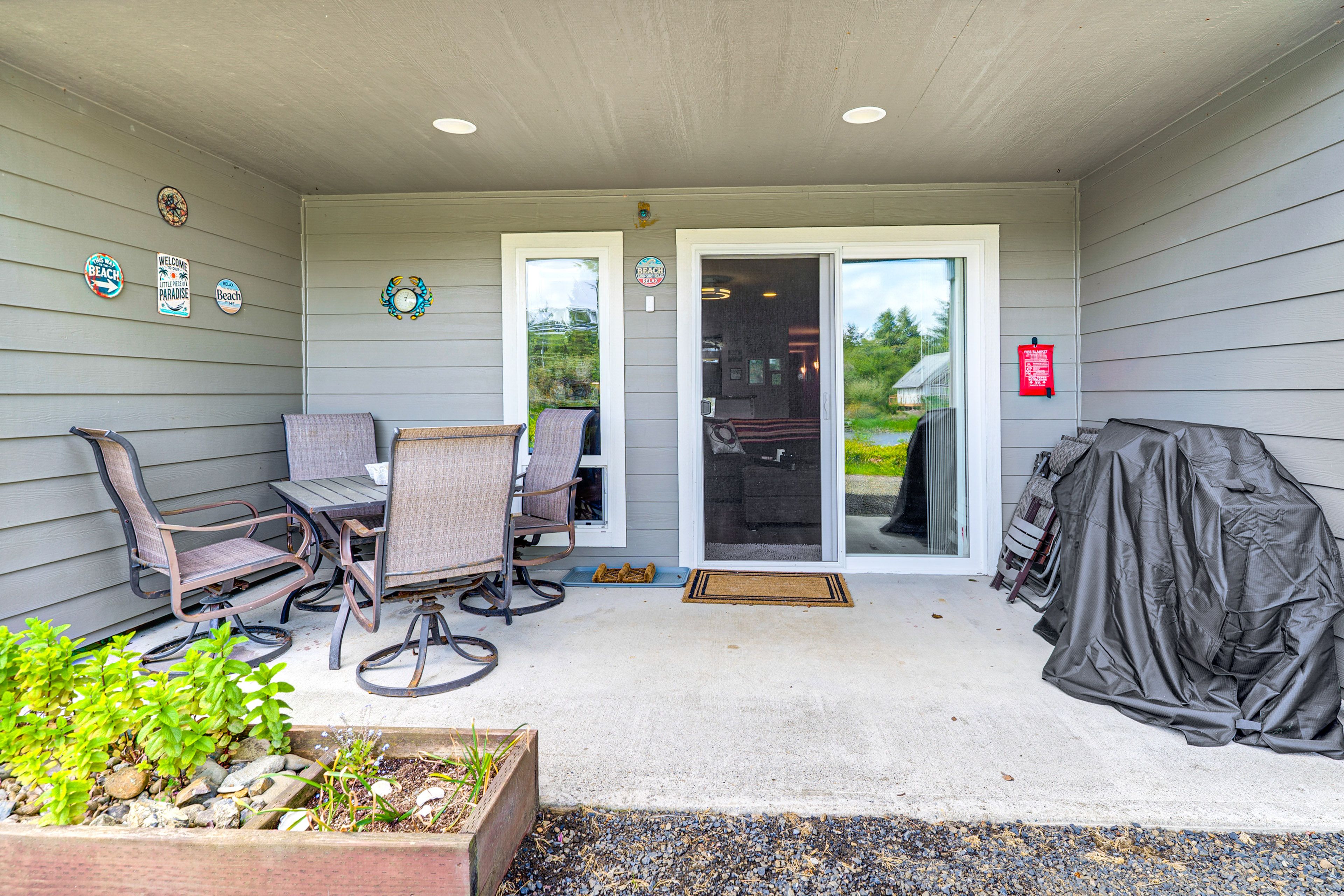 Patio | Outdoor Dining Area | Gas Grill