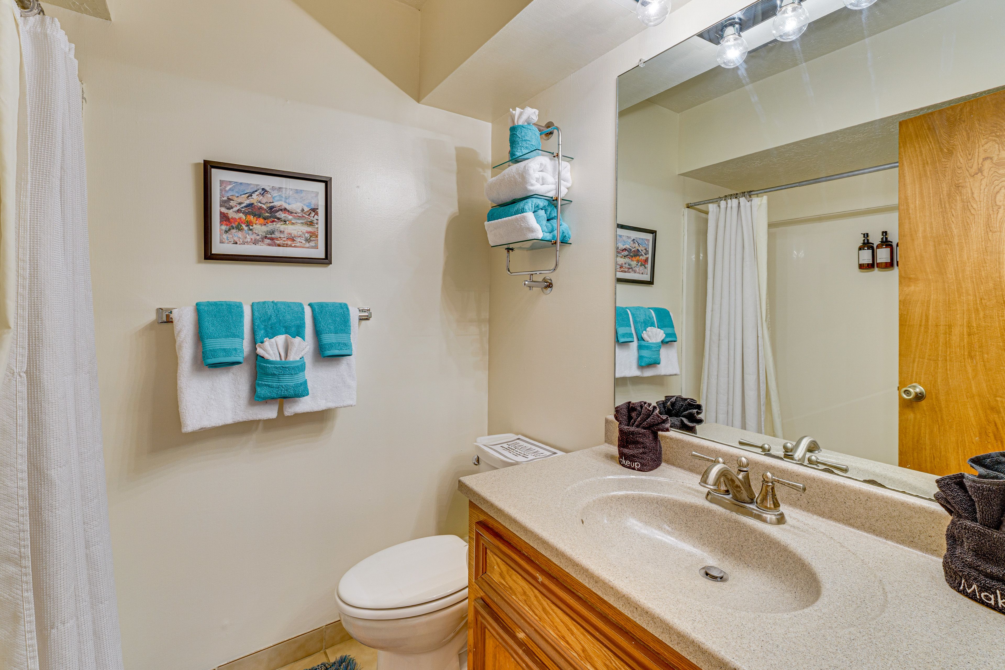 Bathroom | 2nd Floor