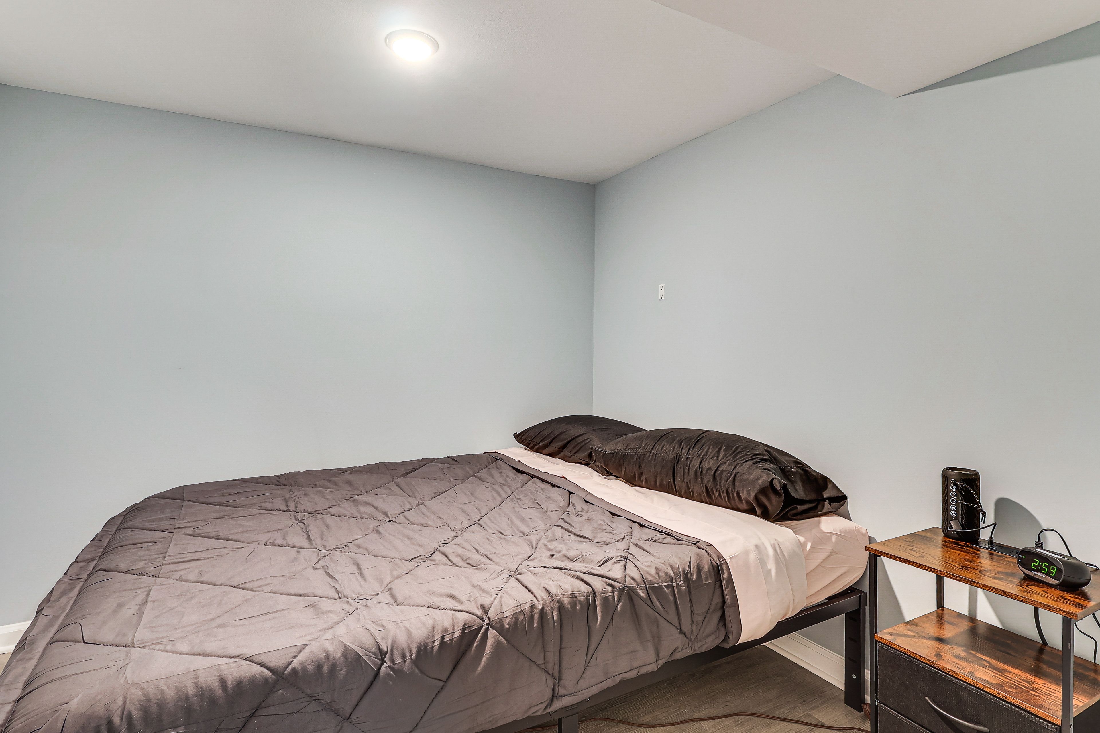 Bedroom 2 | Queen Bed