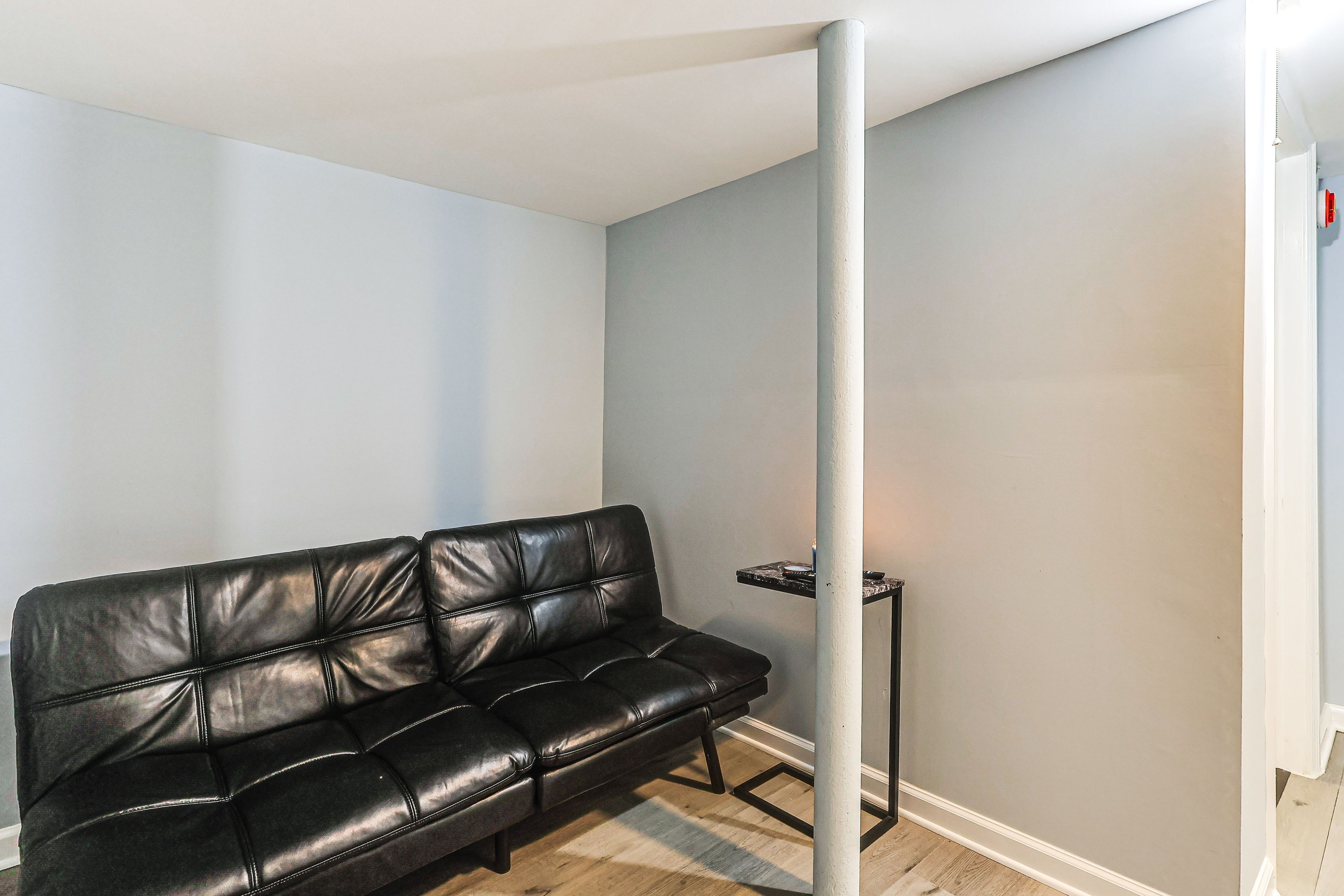 Living Area | Smart TV