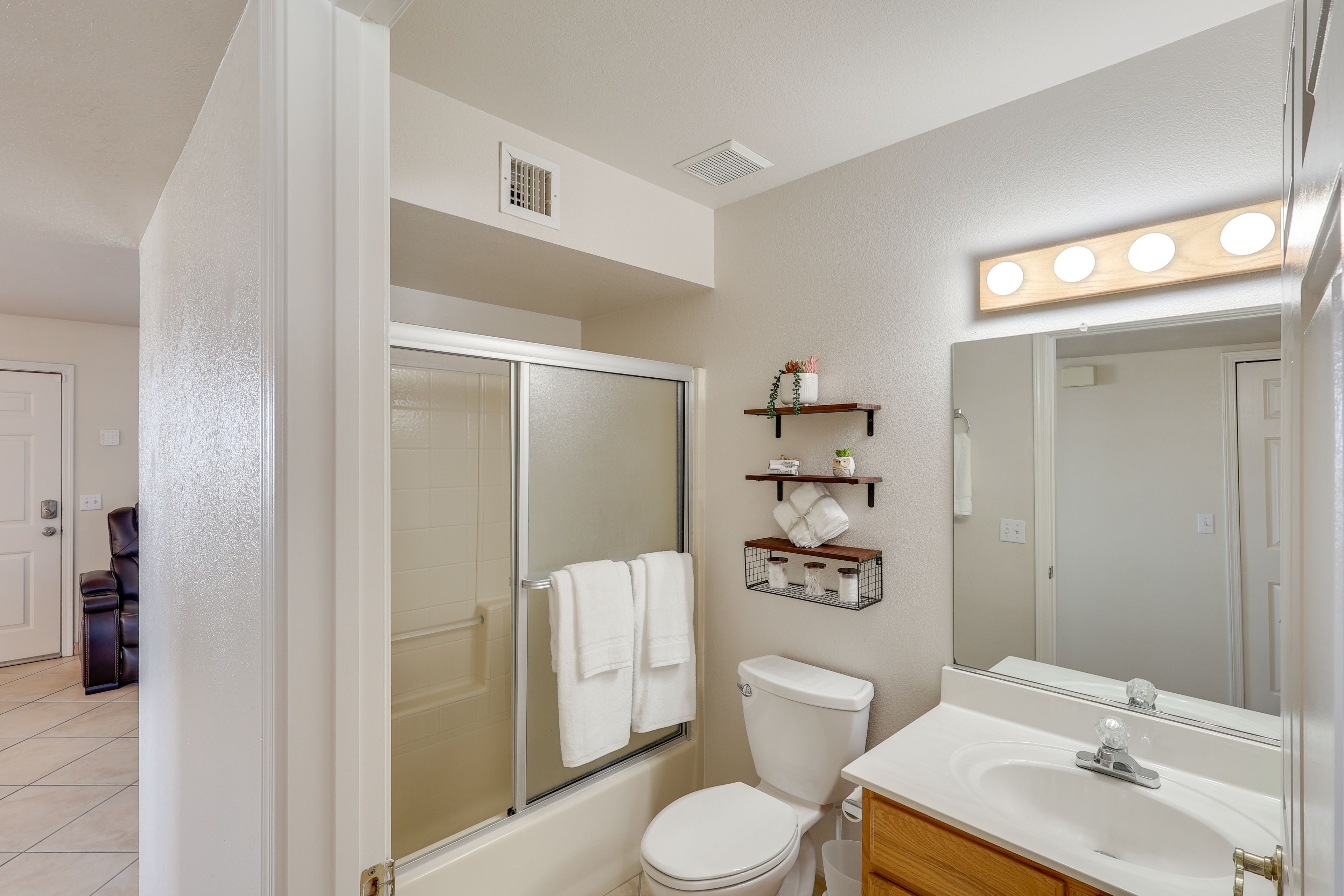 Full Bathroom