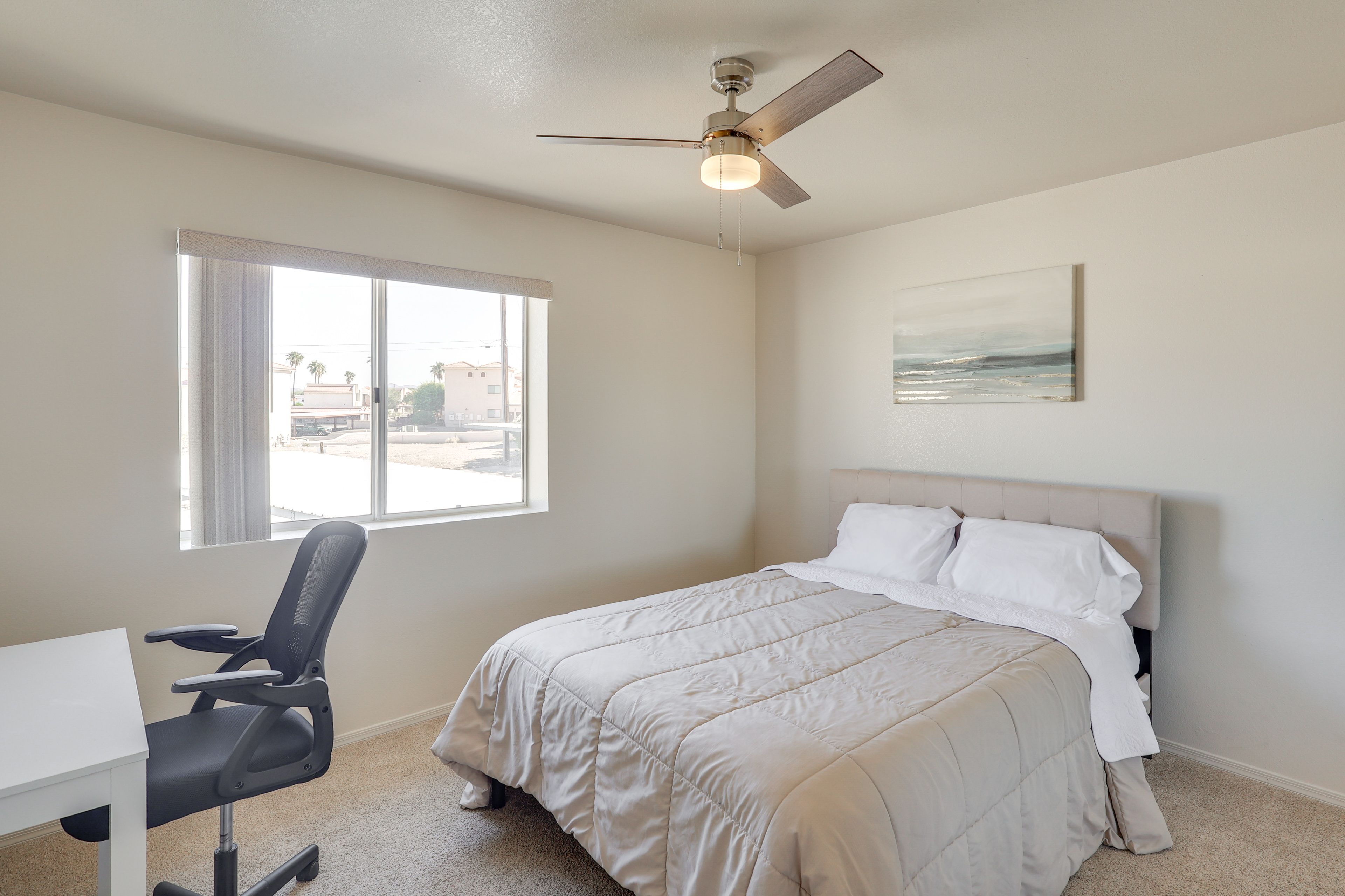 Bedroom 2 | Queen Bed | Desk