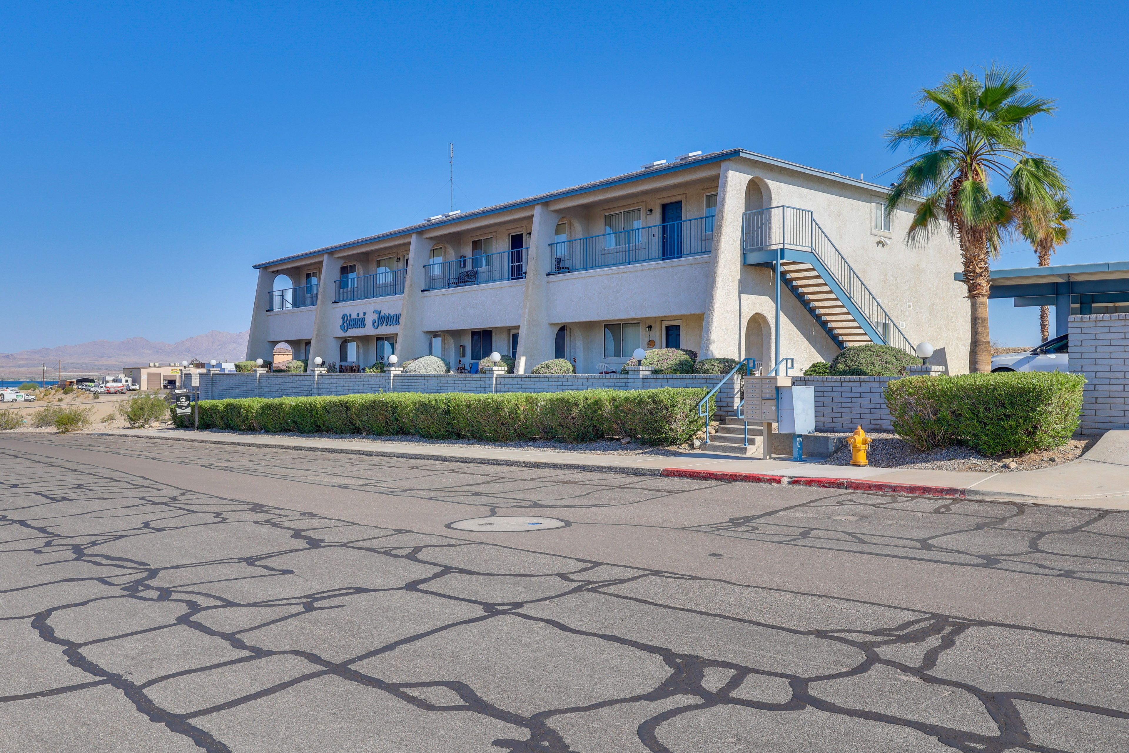 Parking Lot (2 Vehicles) | Free Street Parking | RV/Trailer Parking