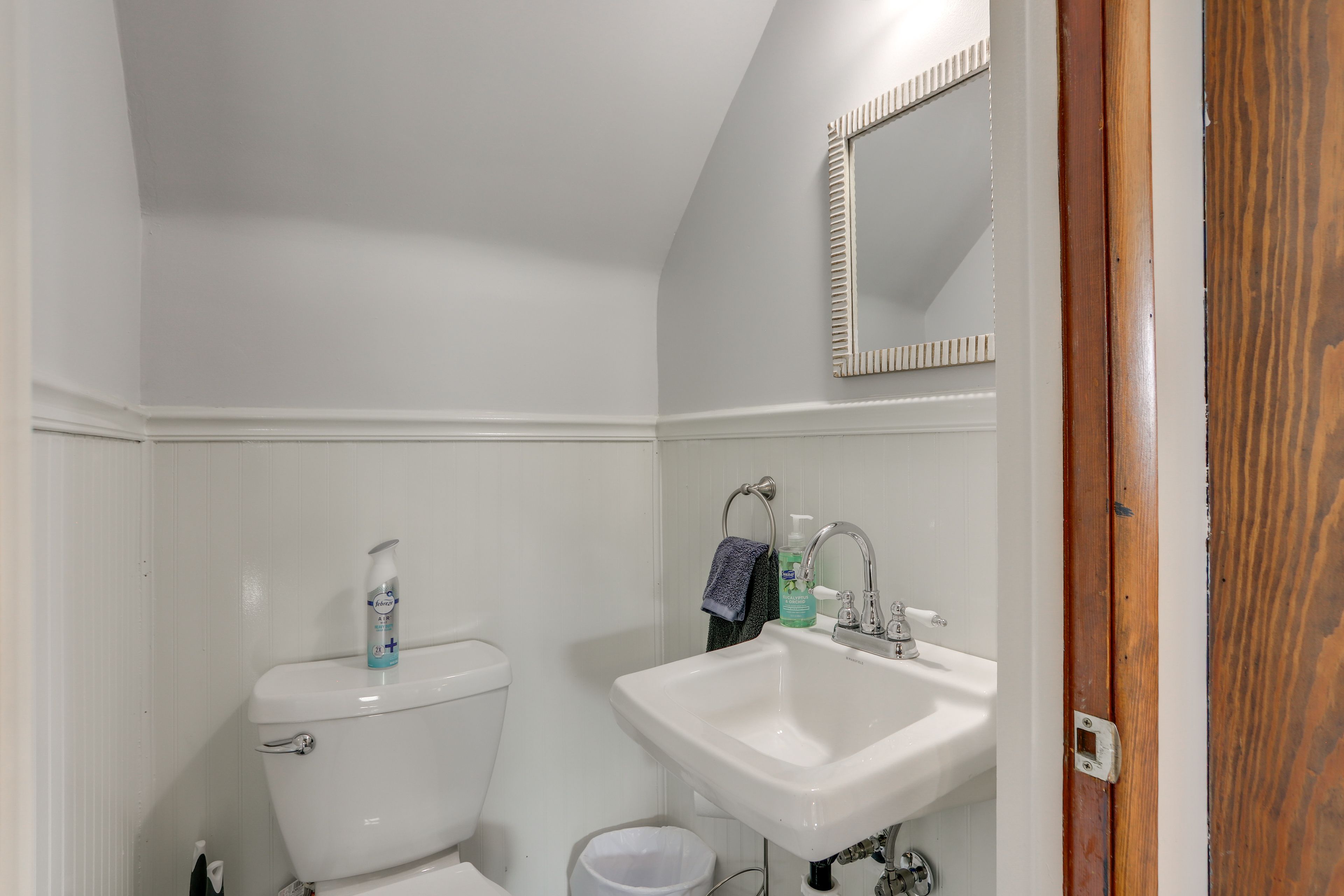 Half Bathroom | 1st Floor