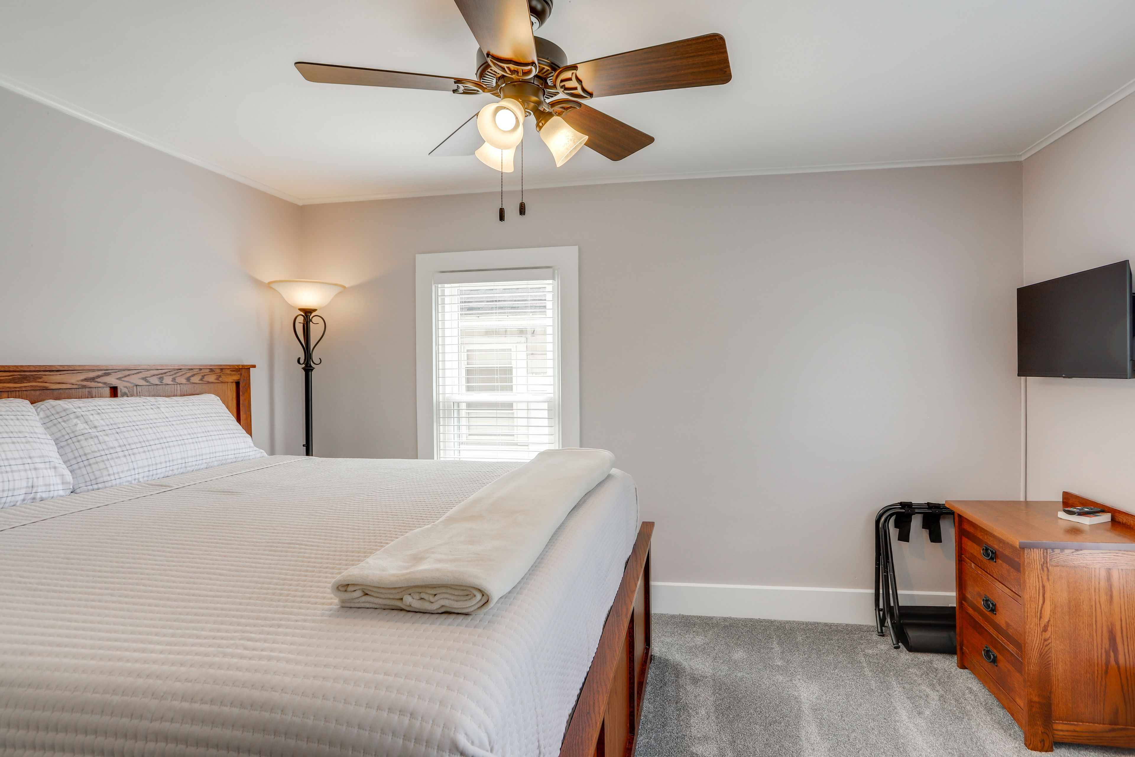 Bedroom 3 | King Bed | 2nd Floor