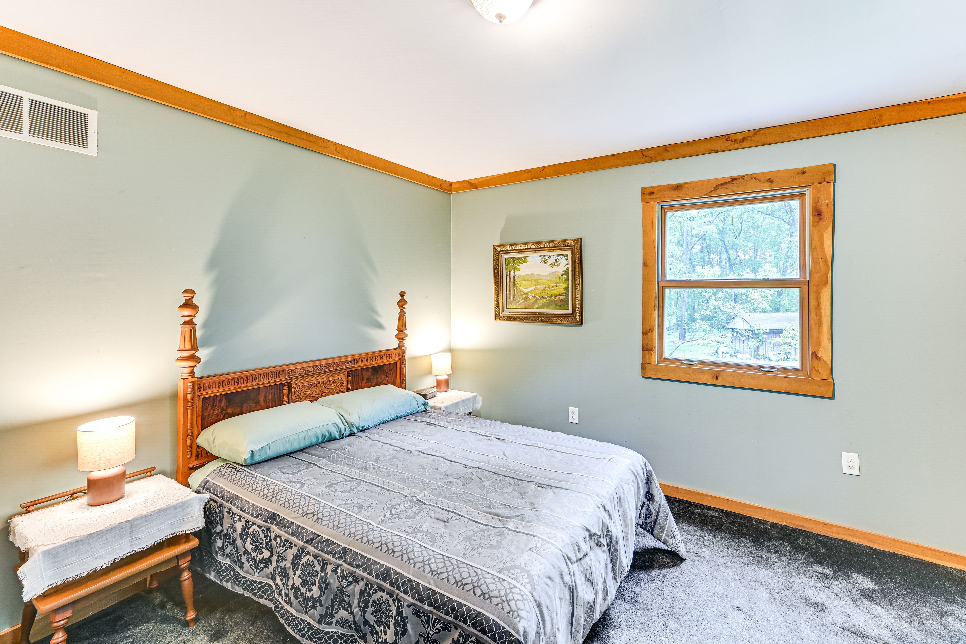 Bedroom 2 | 2nd Floor | Queen Bed