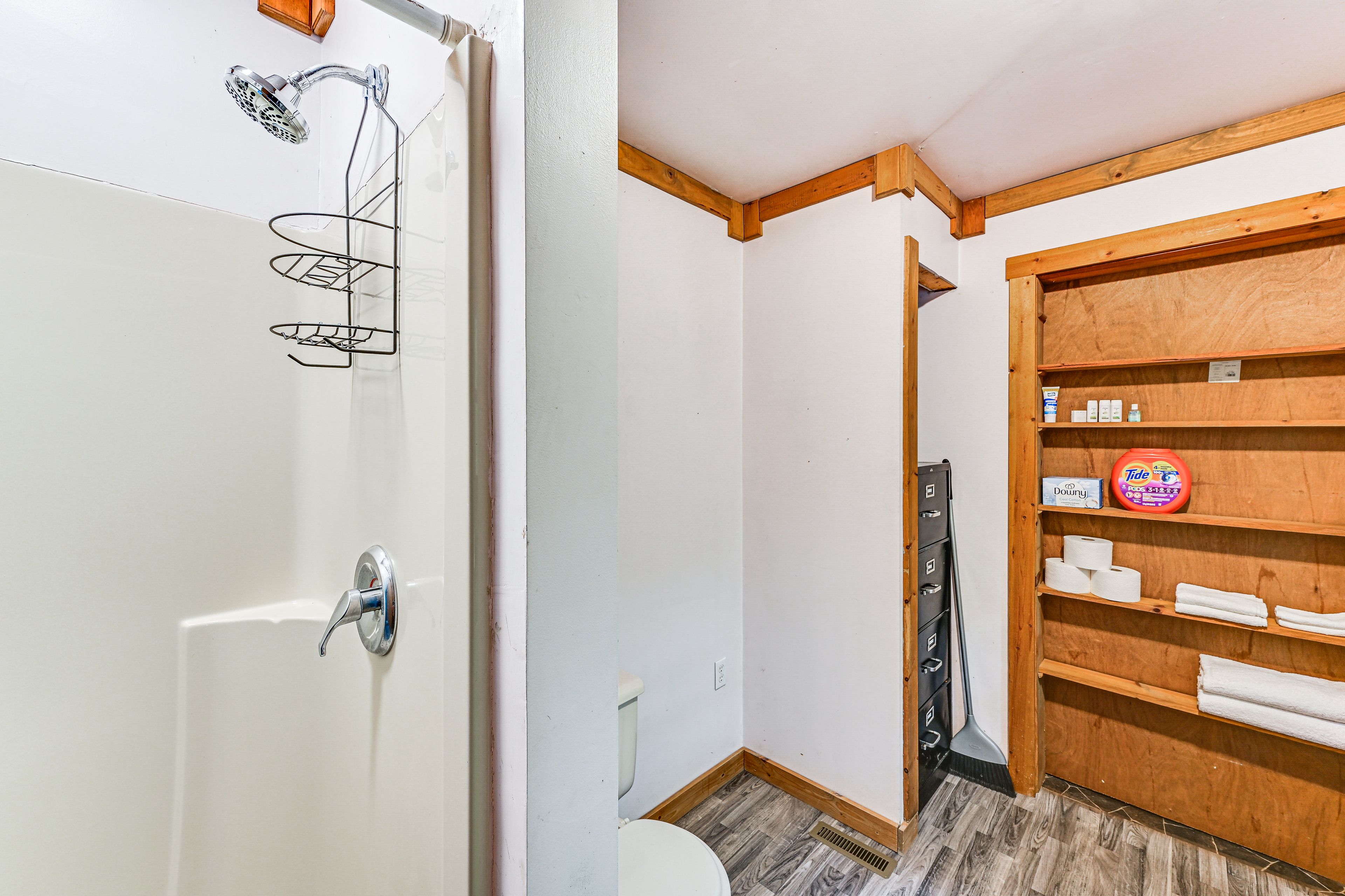 Full Bathroom | 1st Floor | Washer/Dryer
