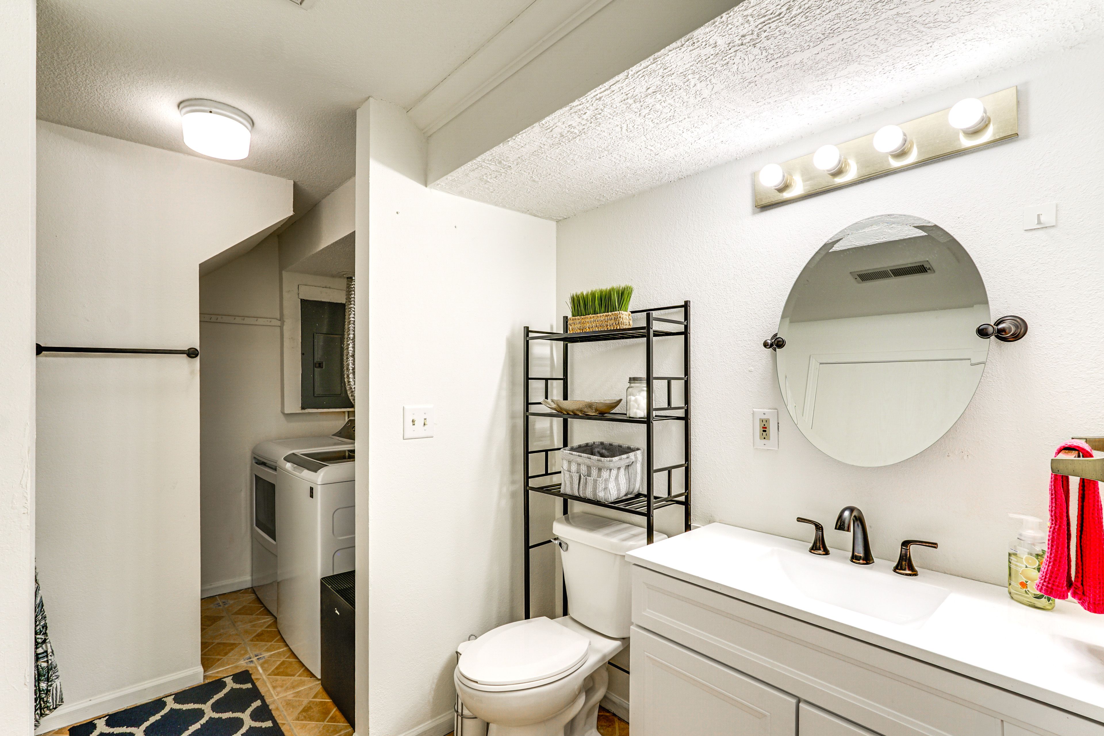Full Bathroom | Lower Level | Washer/Dryer