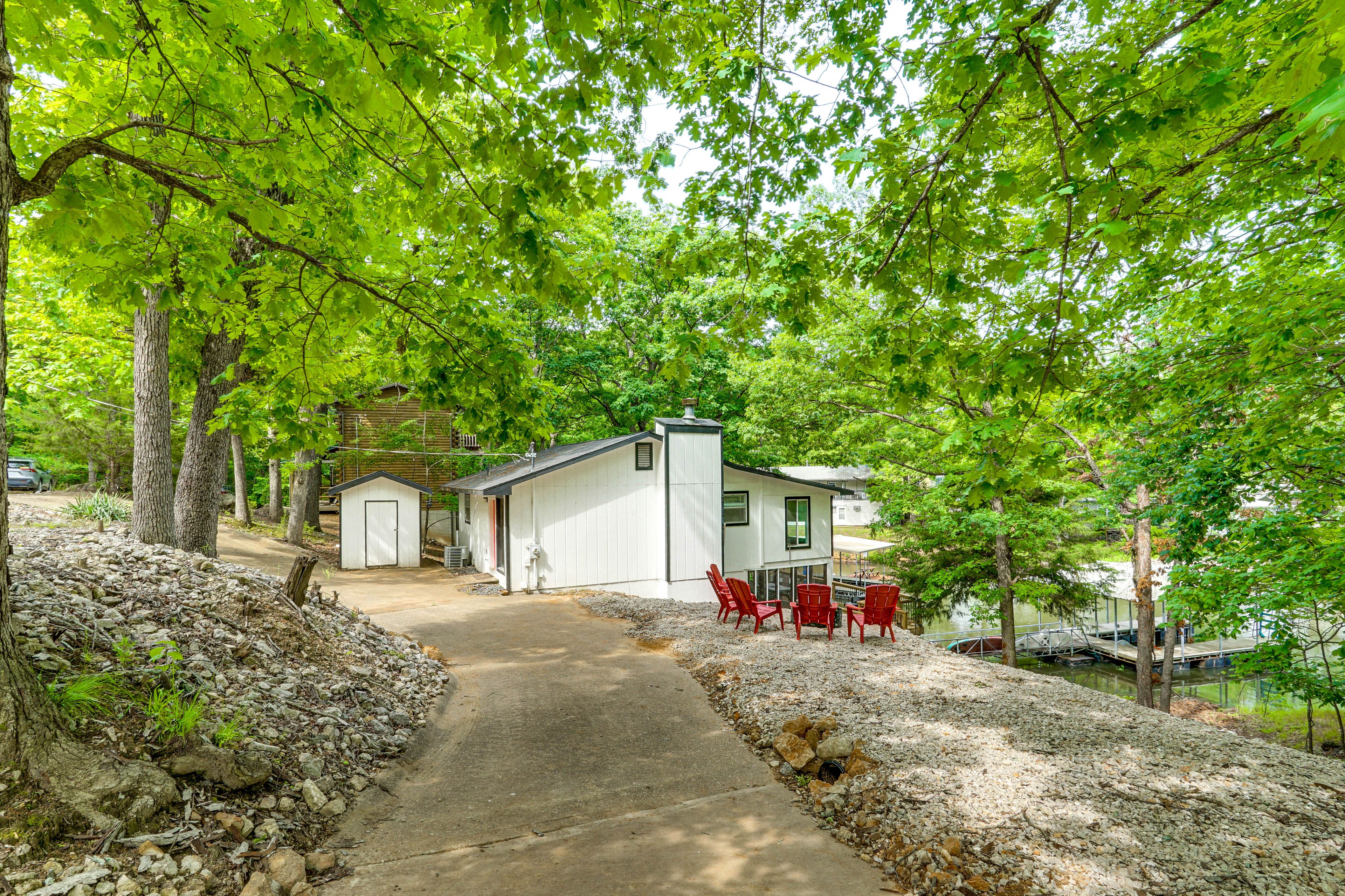 Exterior | Parking | Driveway (4 Vehicles)