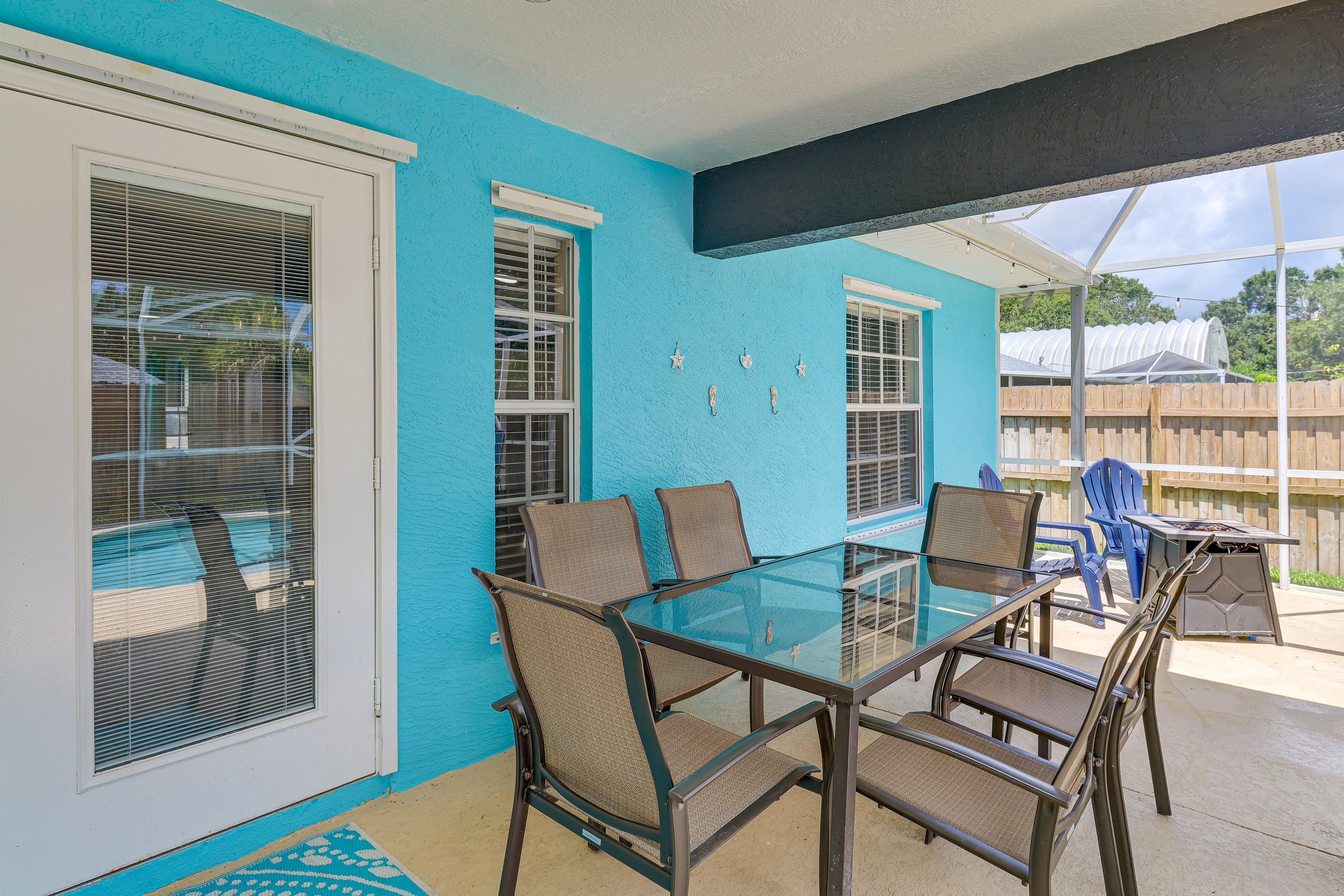 Private Patio | Gas Grill