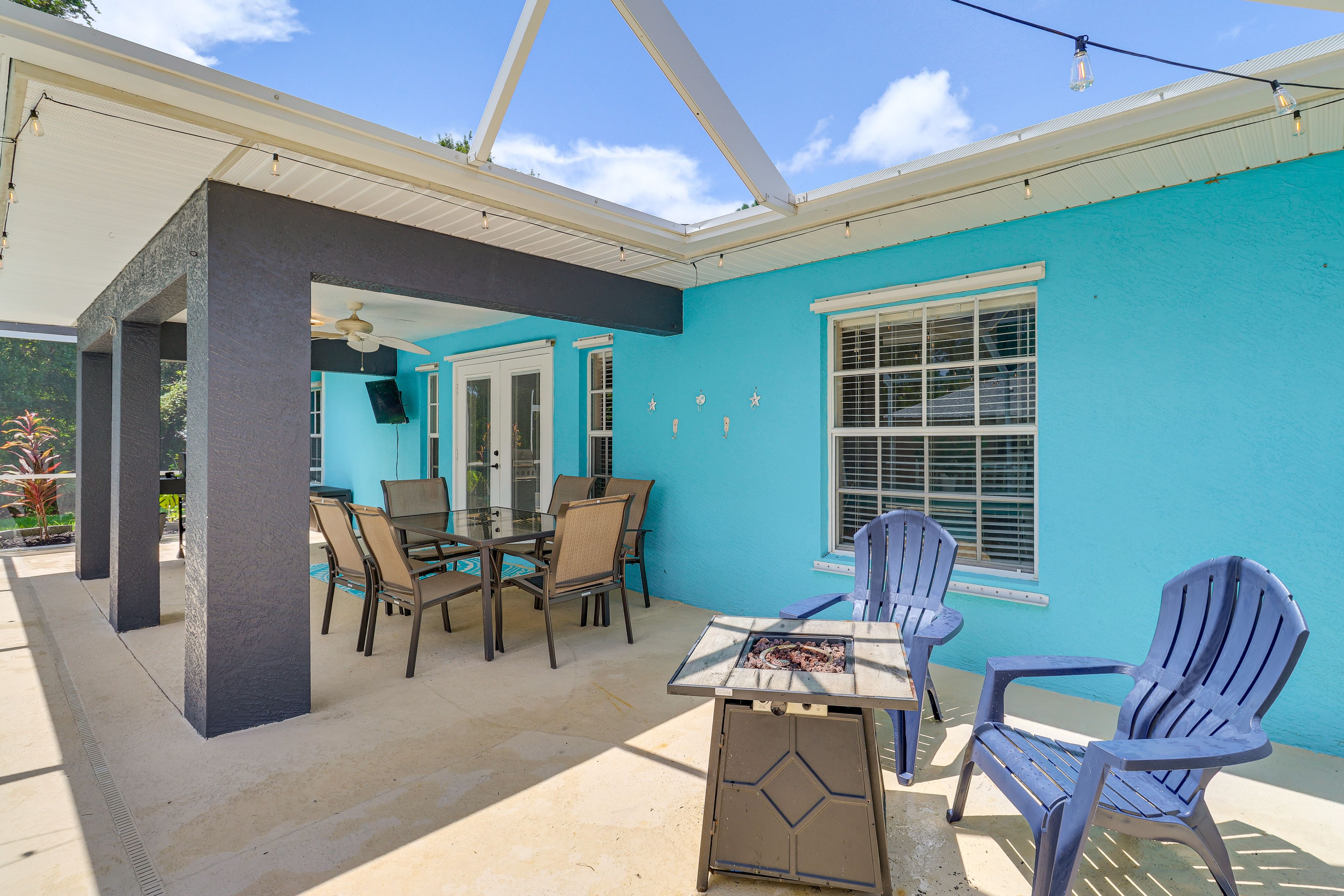 Private Patio | Screened Pool | Smart TV