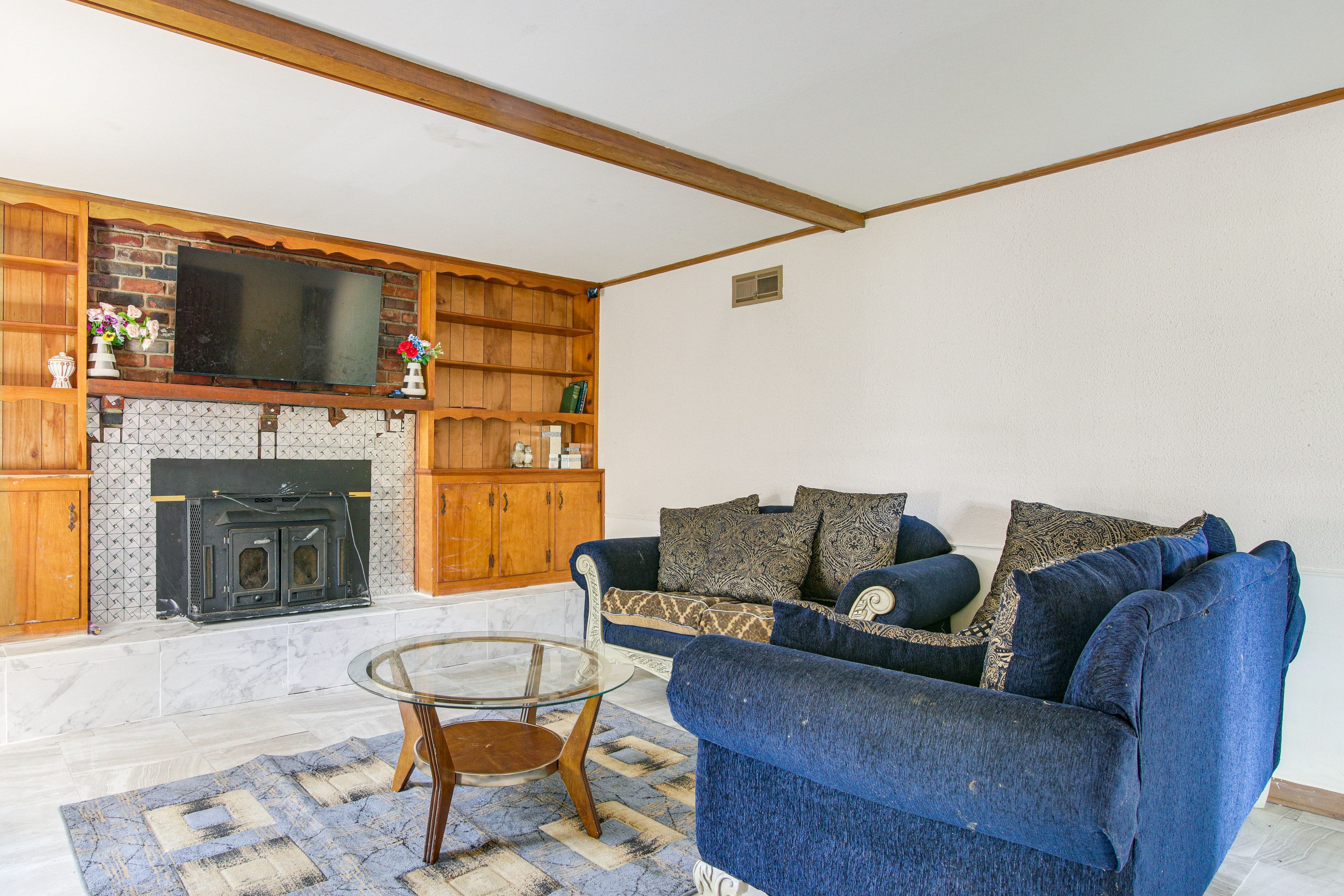 Living Room | TV | 2 Full Beds | 1st Floor