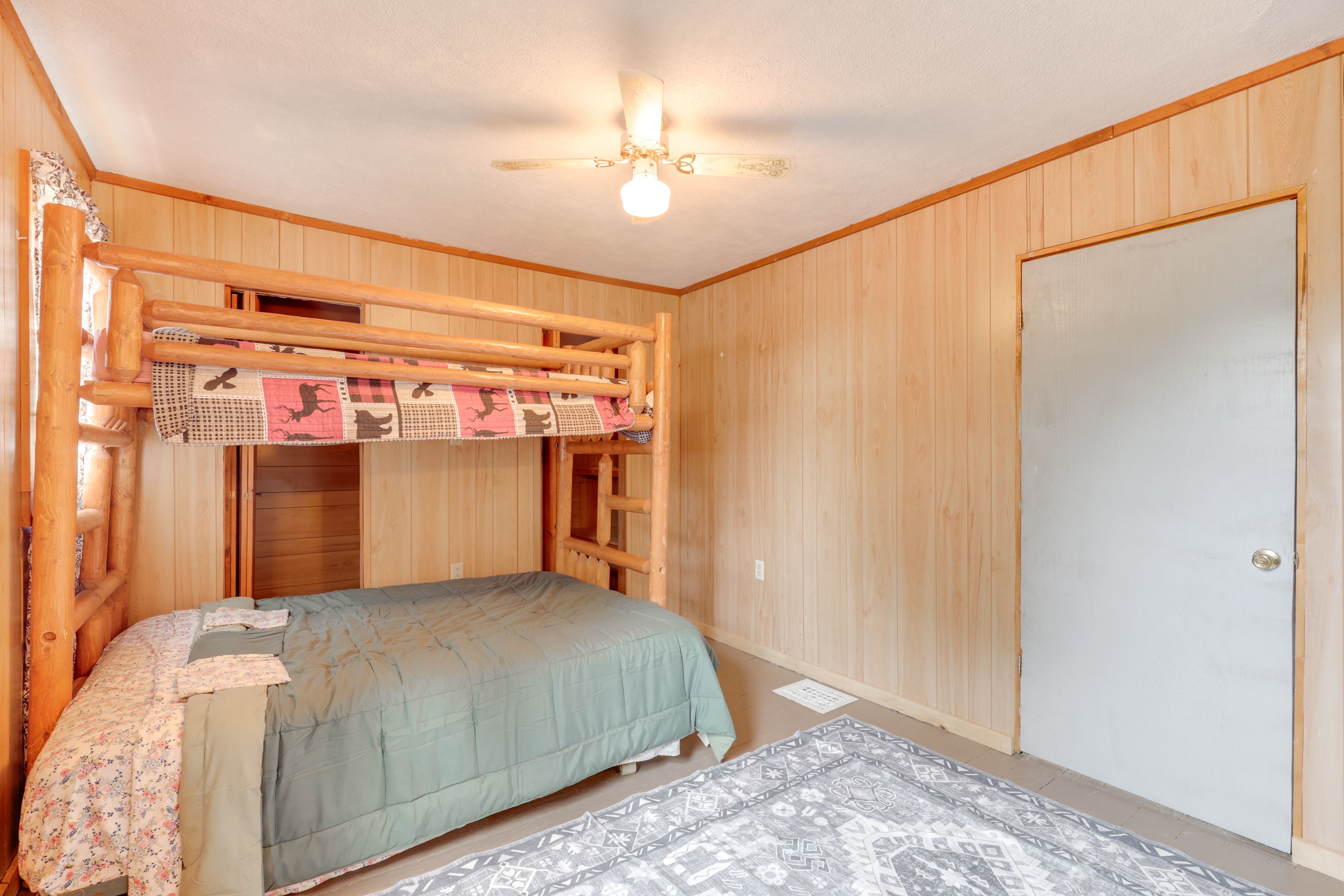 Bedroom 2 | 2nd Floor | Bunk Bed (Twin/Queen)