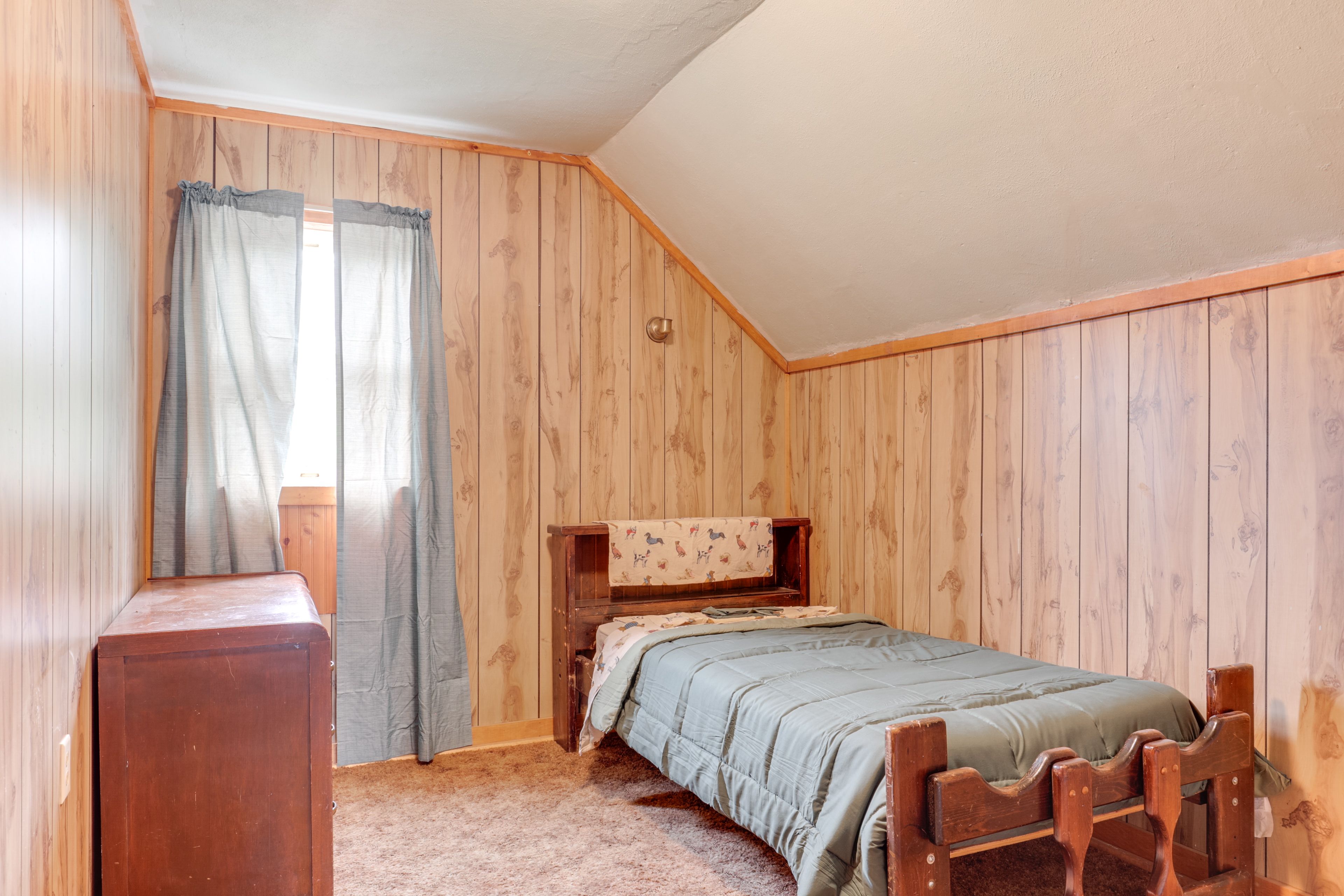 Bedroom 4 | 2nd Floor | Twin Bed