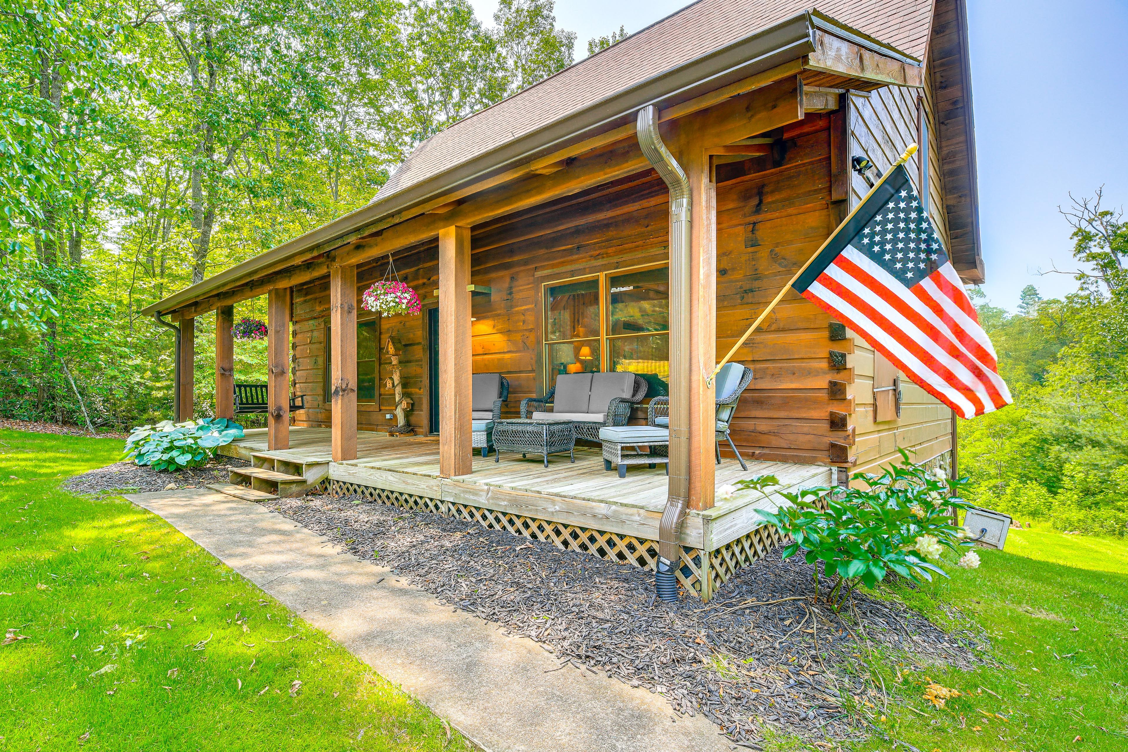 Hillsville Vacation Rental | 3BR | 2.5BA | 3 Steps Required | 2,492 Sq Ft