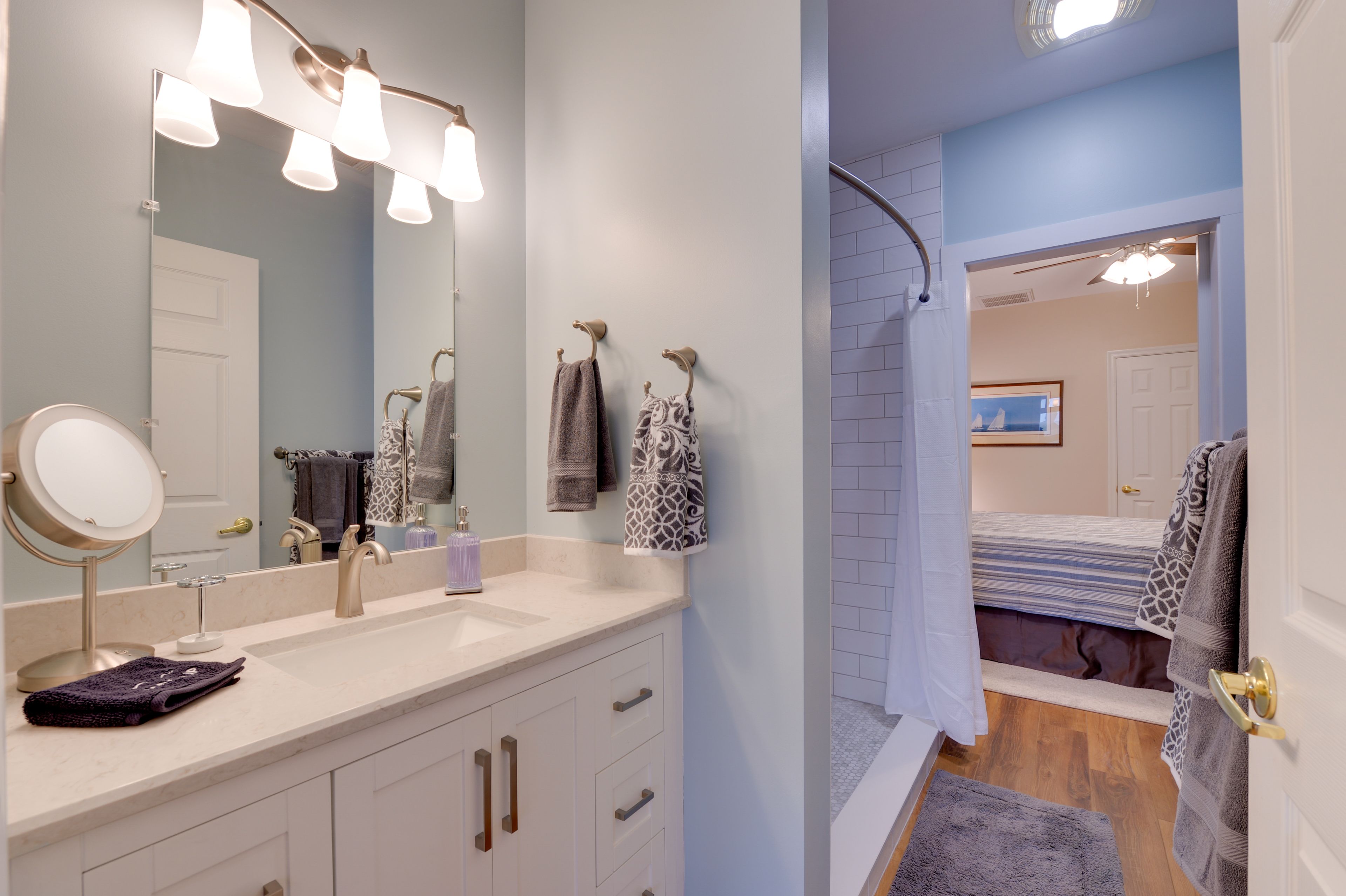 En-Suite Bathroom | Towels Provided