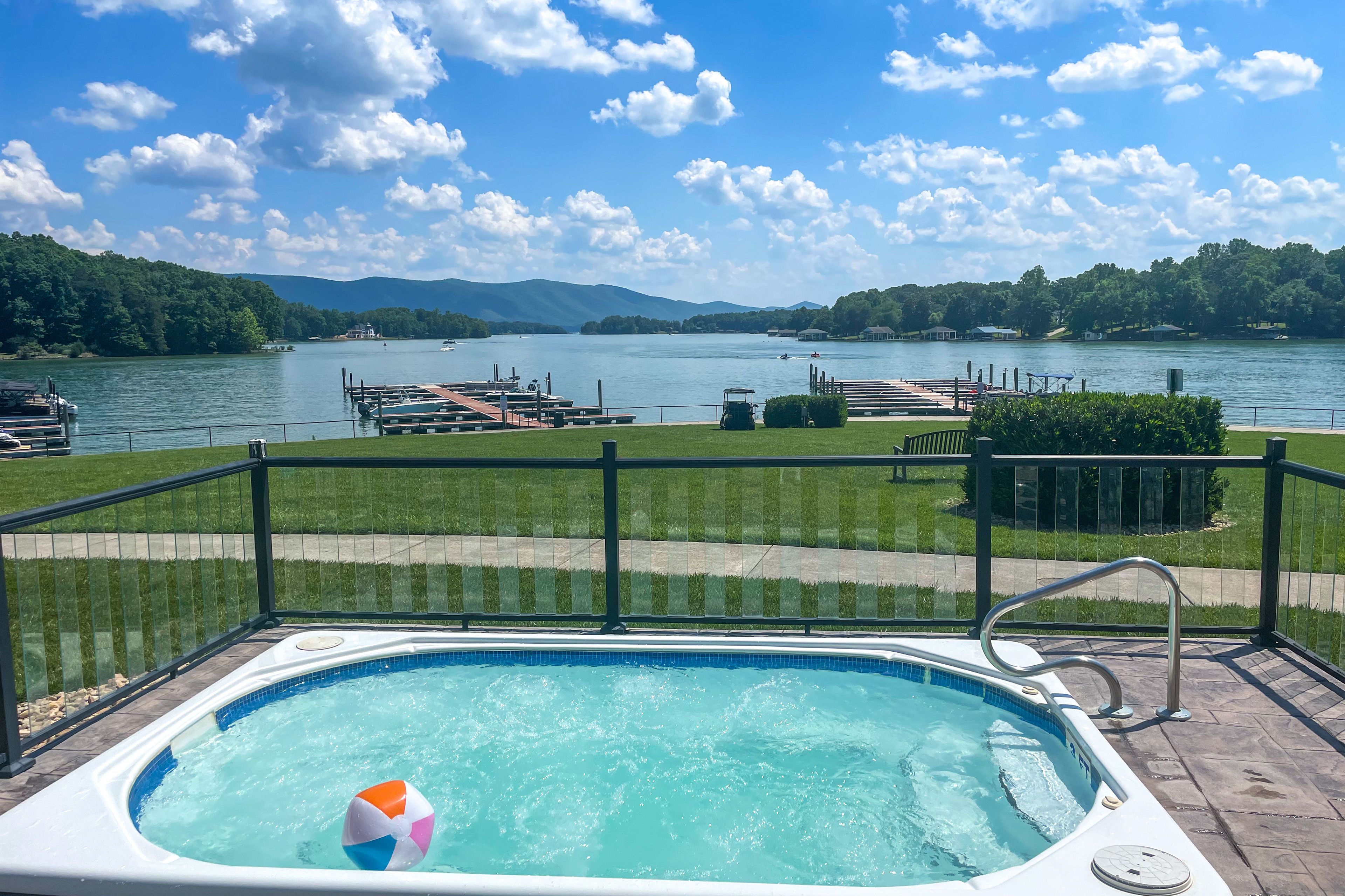 Pointe Hot Tub