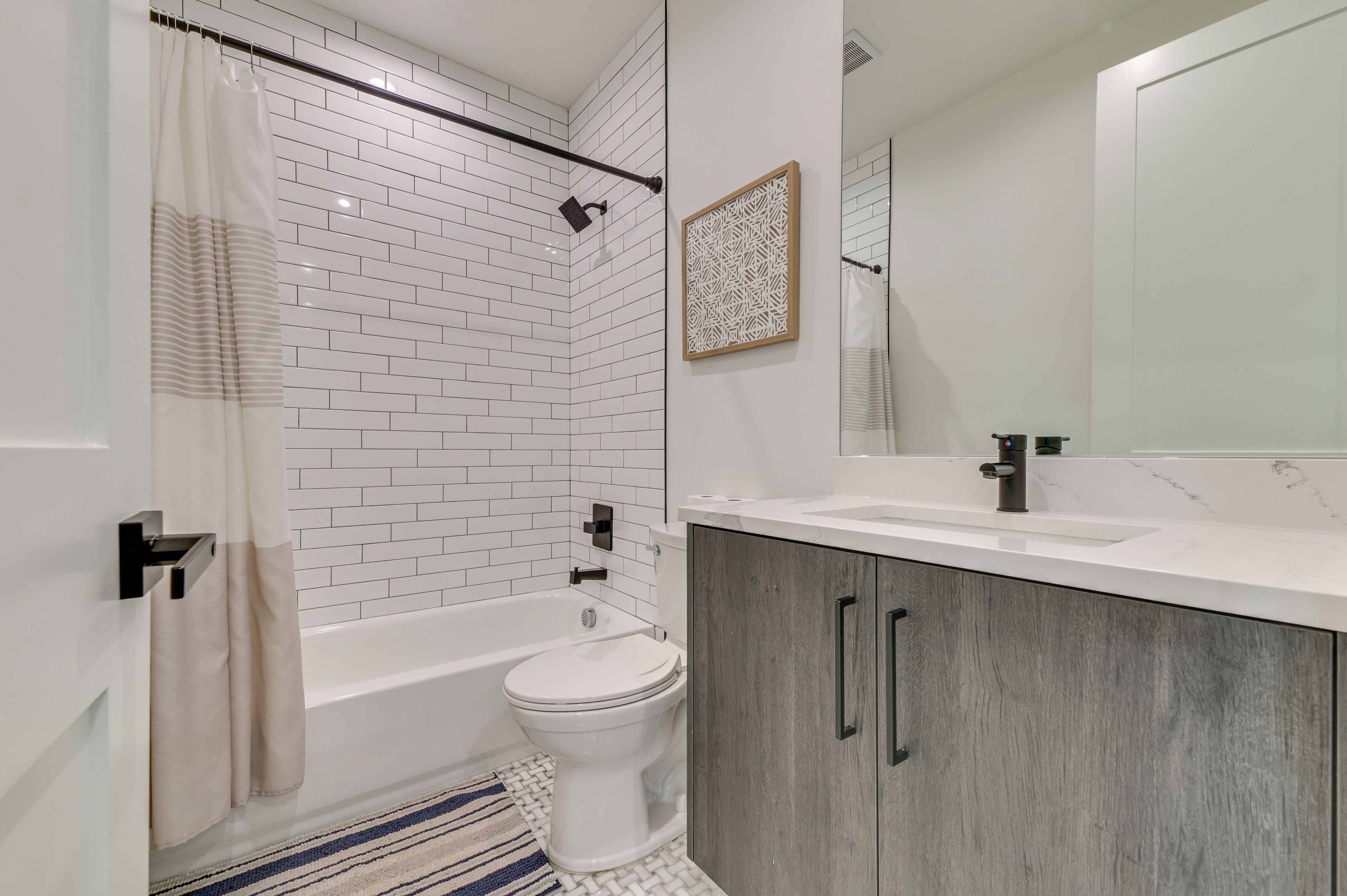 Bathroom | 2nd Floor