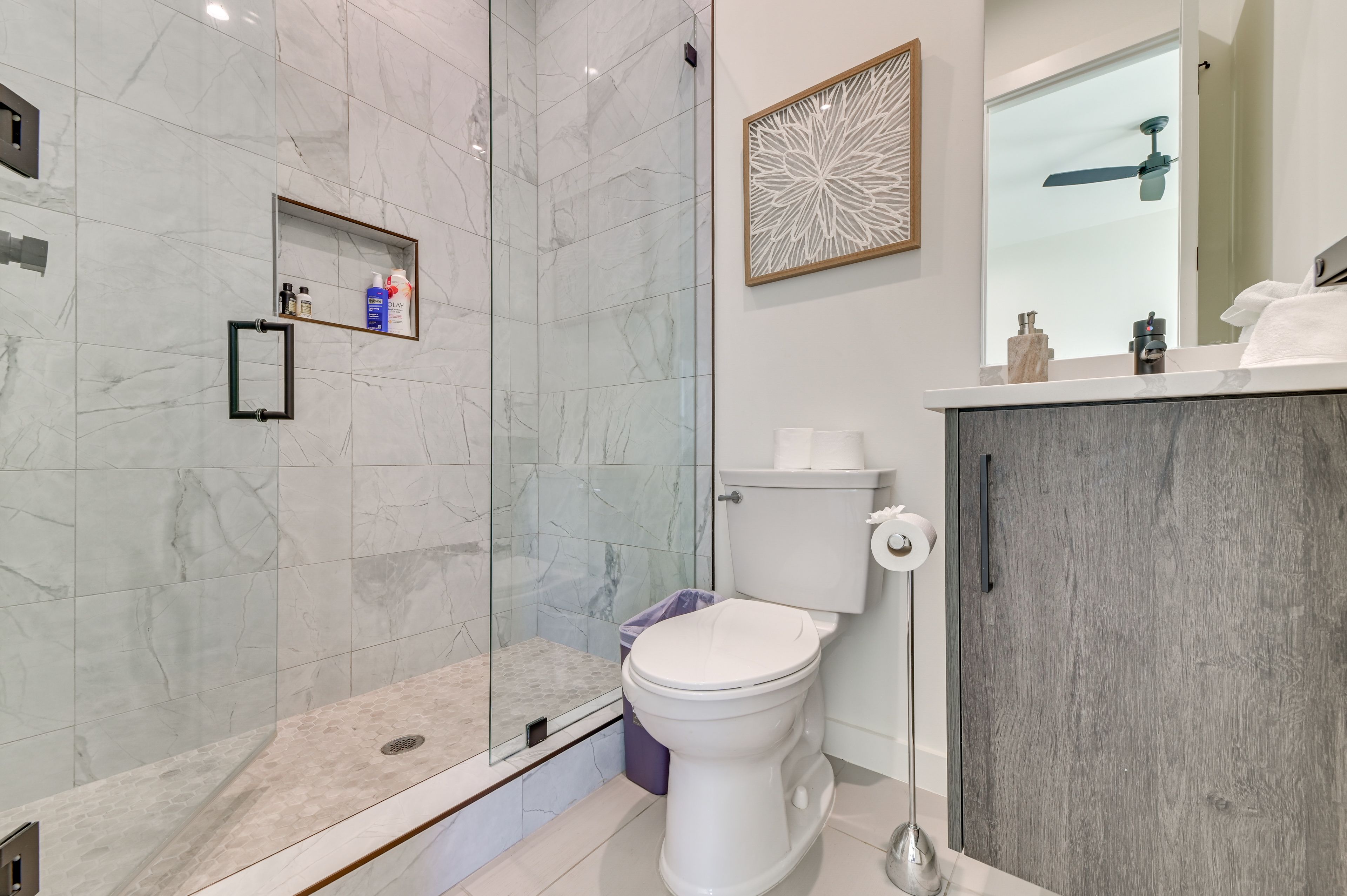 En-Suite Bathroom | Towels Provided | 1st Floor