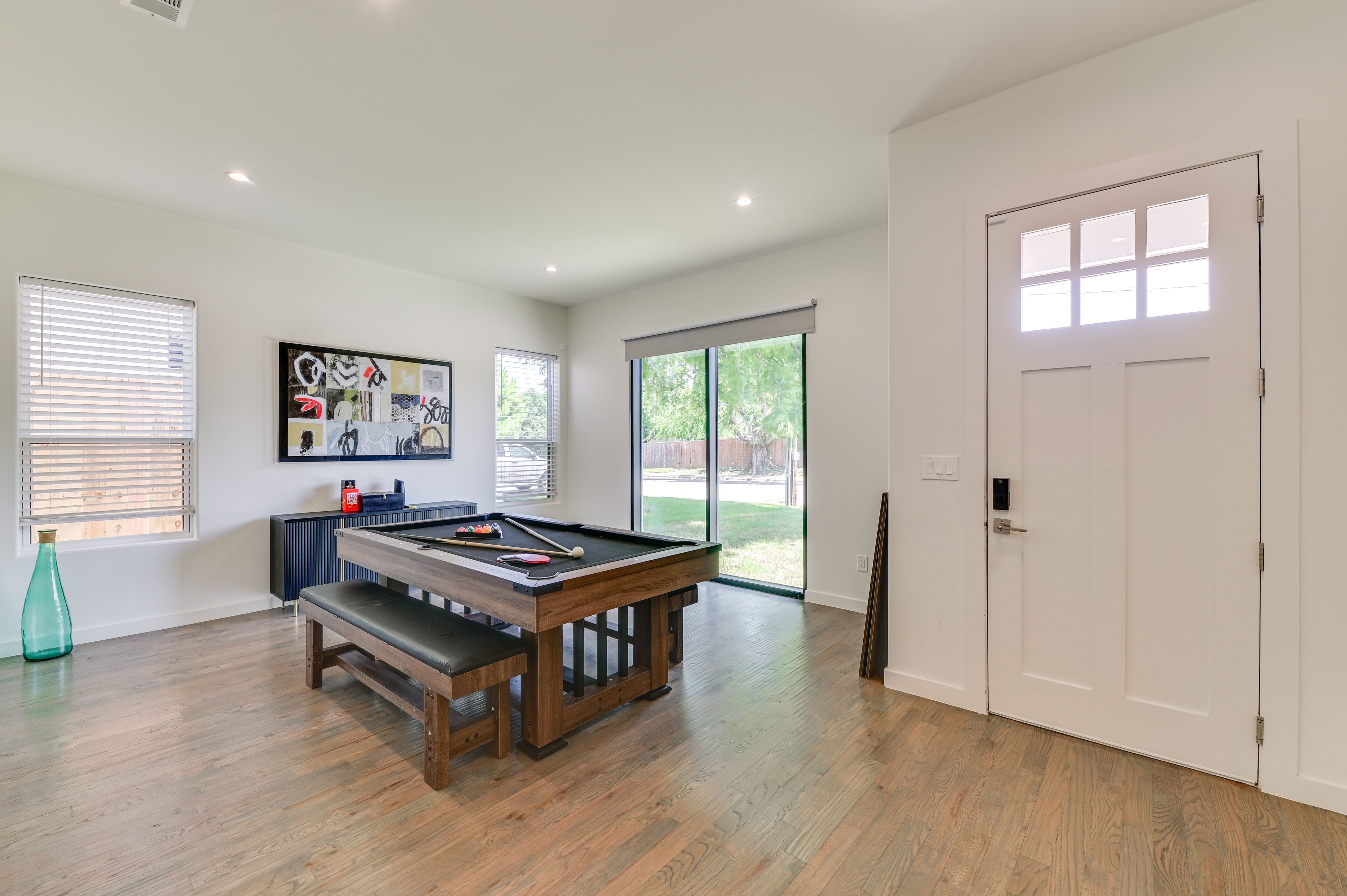 Pool Table | Desk w/ Monitors | Free WiFi | Central Air Conditioning/Heat