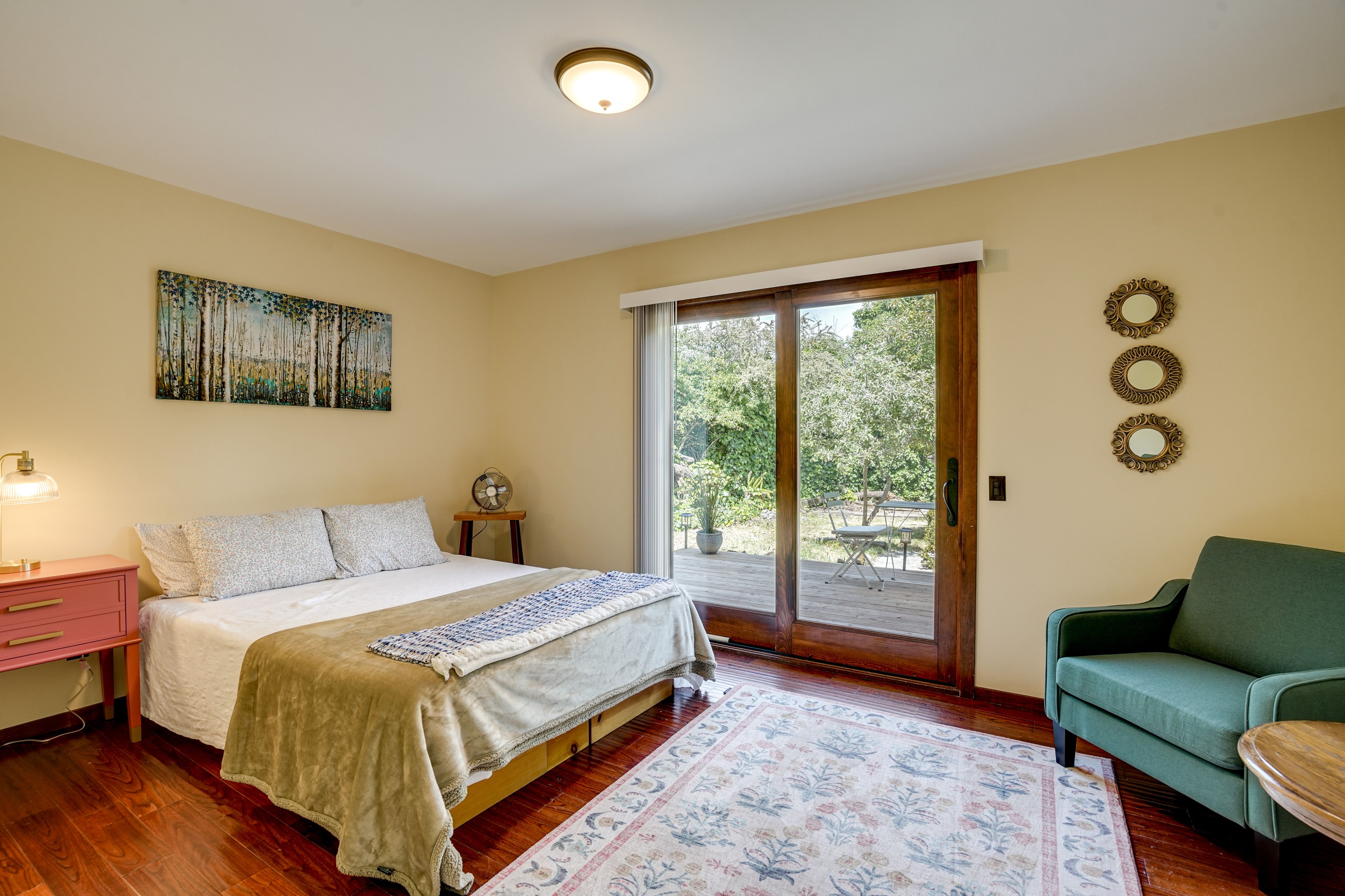 Bedroom 2 | Queen Bed | 1st Floor | En-Suite Bathroom