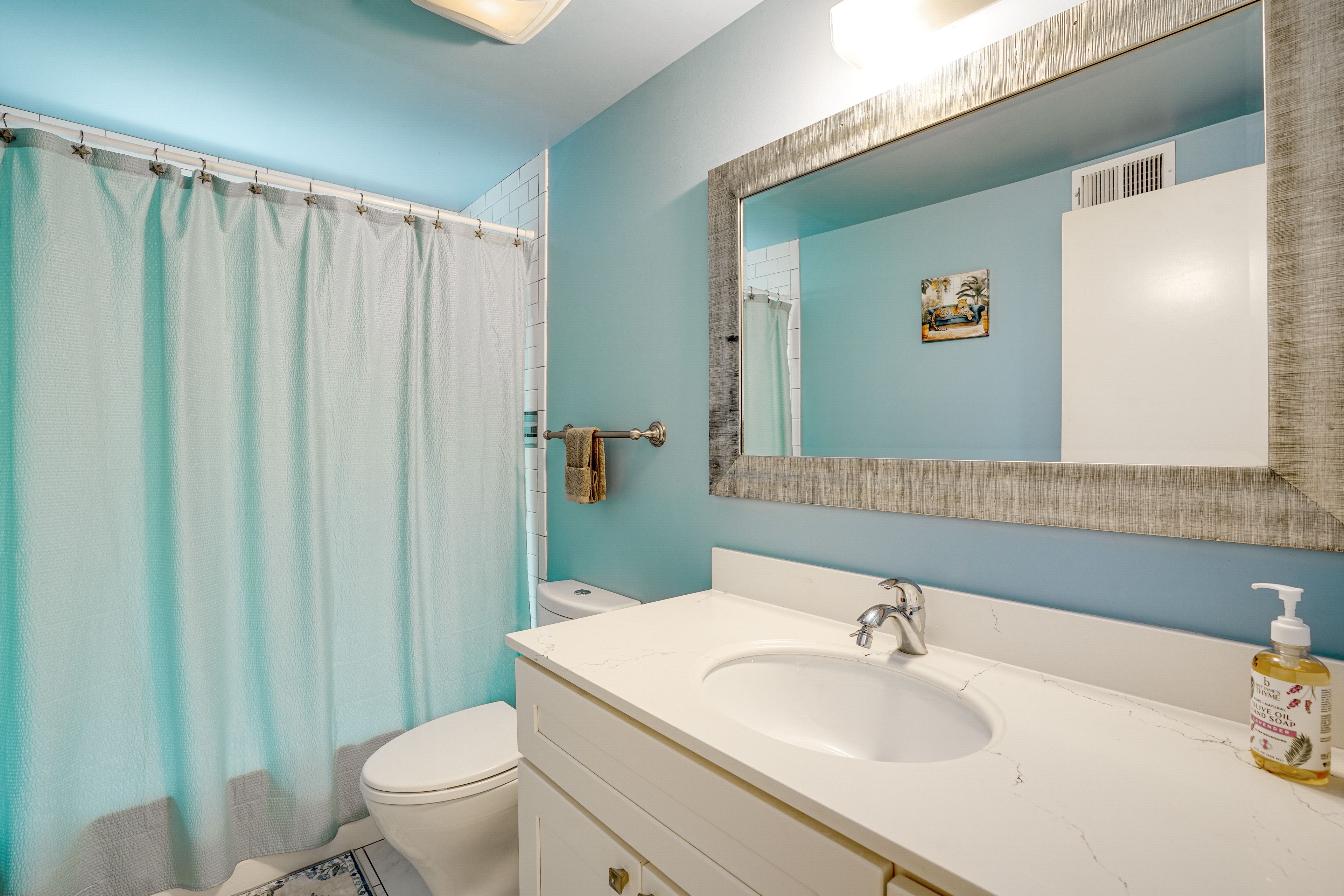 Full Bathroom | 1st Floor