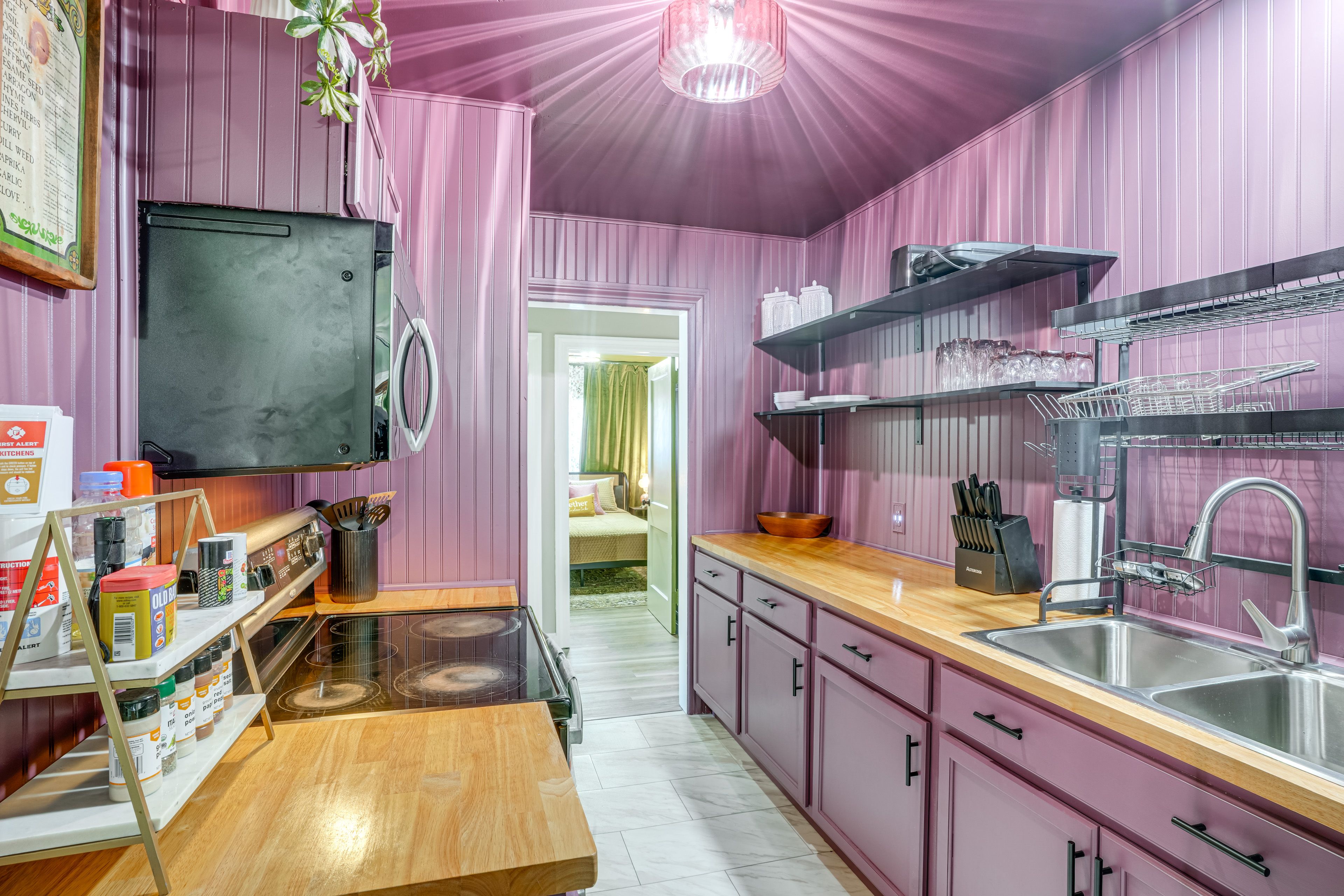 Kitchen | Spices | Toaster | 1st Floor