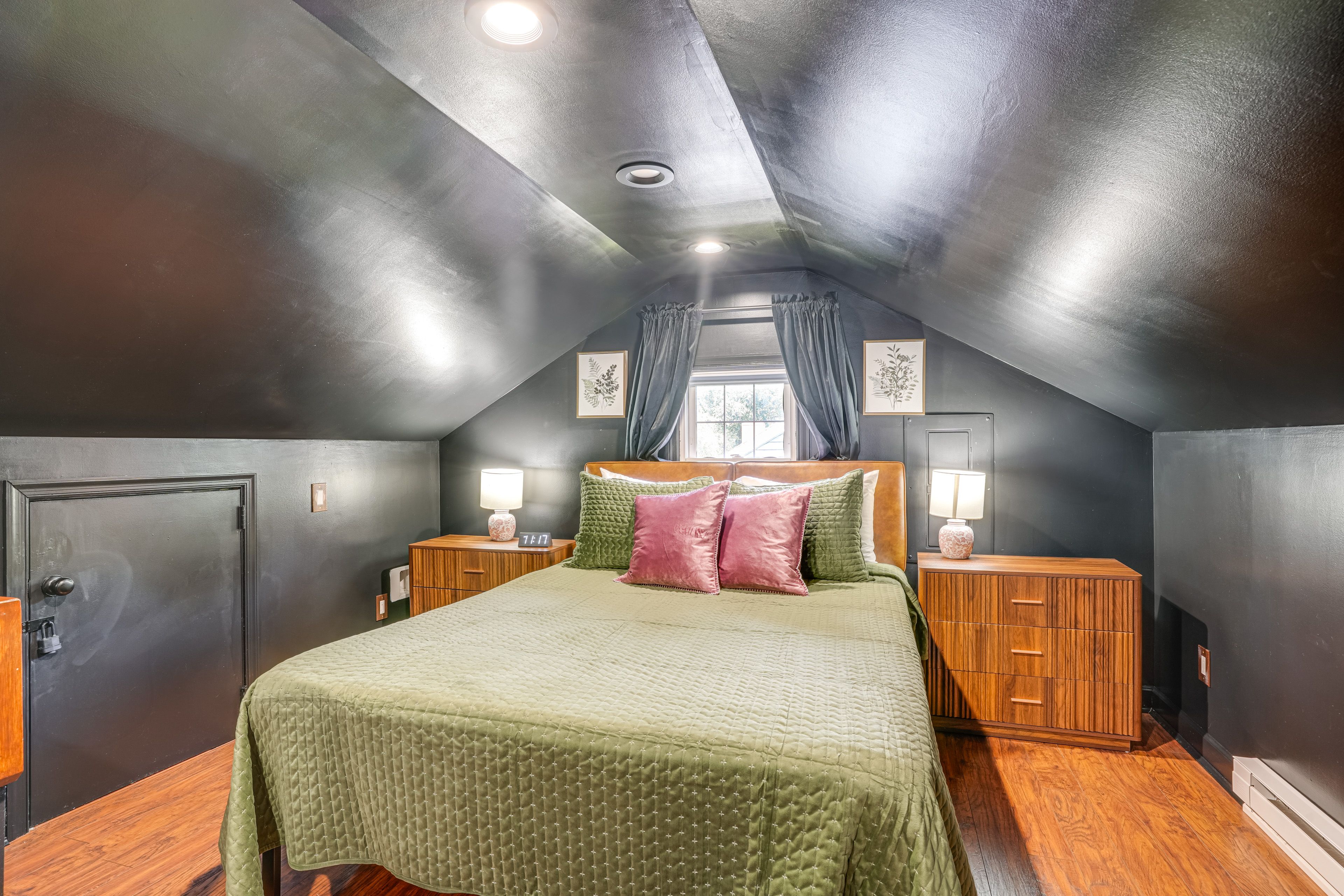 Bedroom 4 | Queen Bed | 2nd Floor