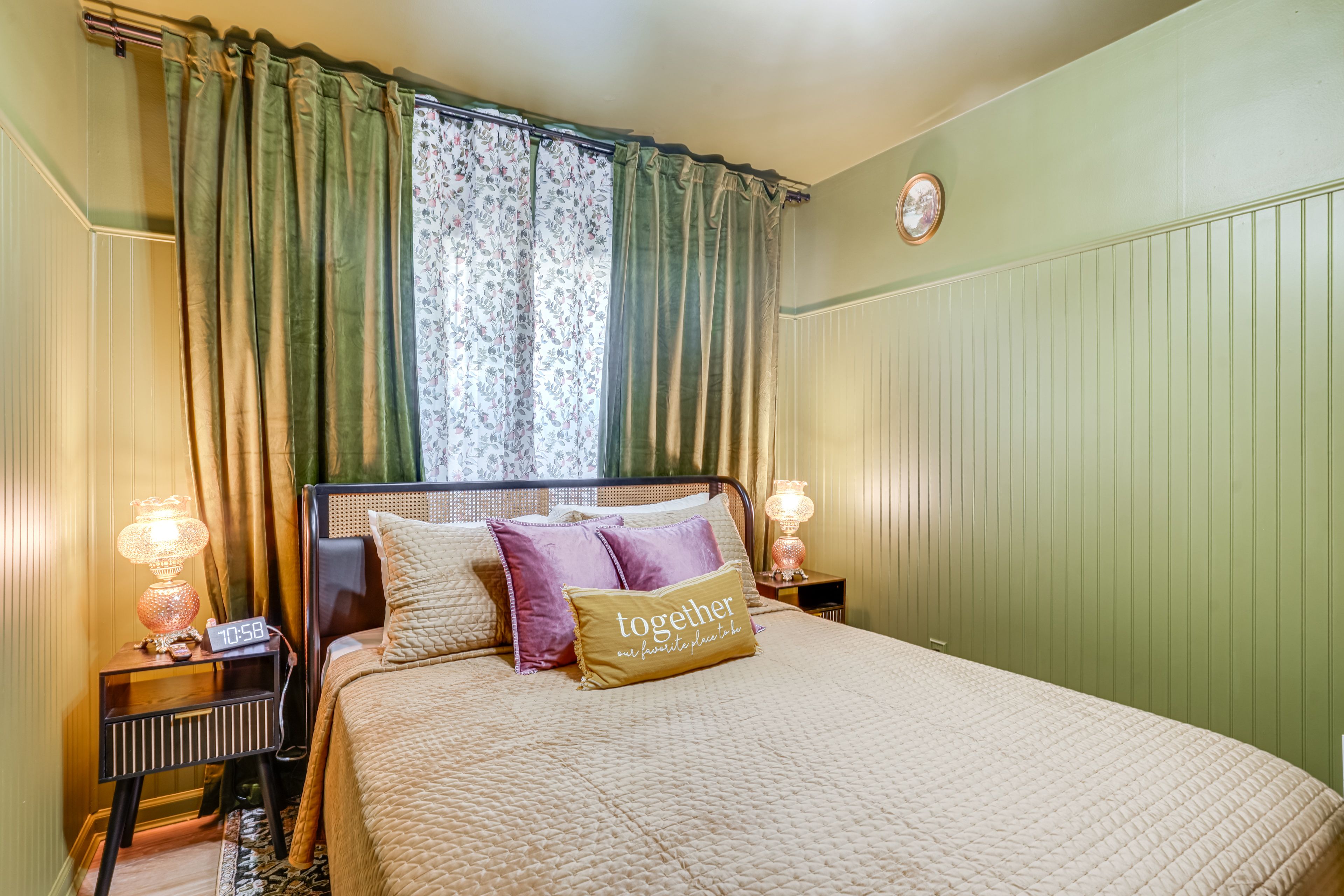 Bedroom 1 | Queen Bed | 1st Floor