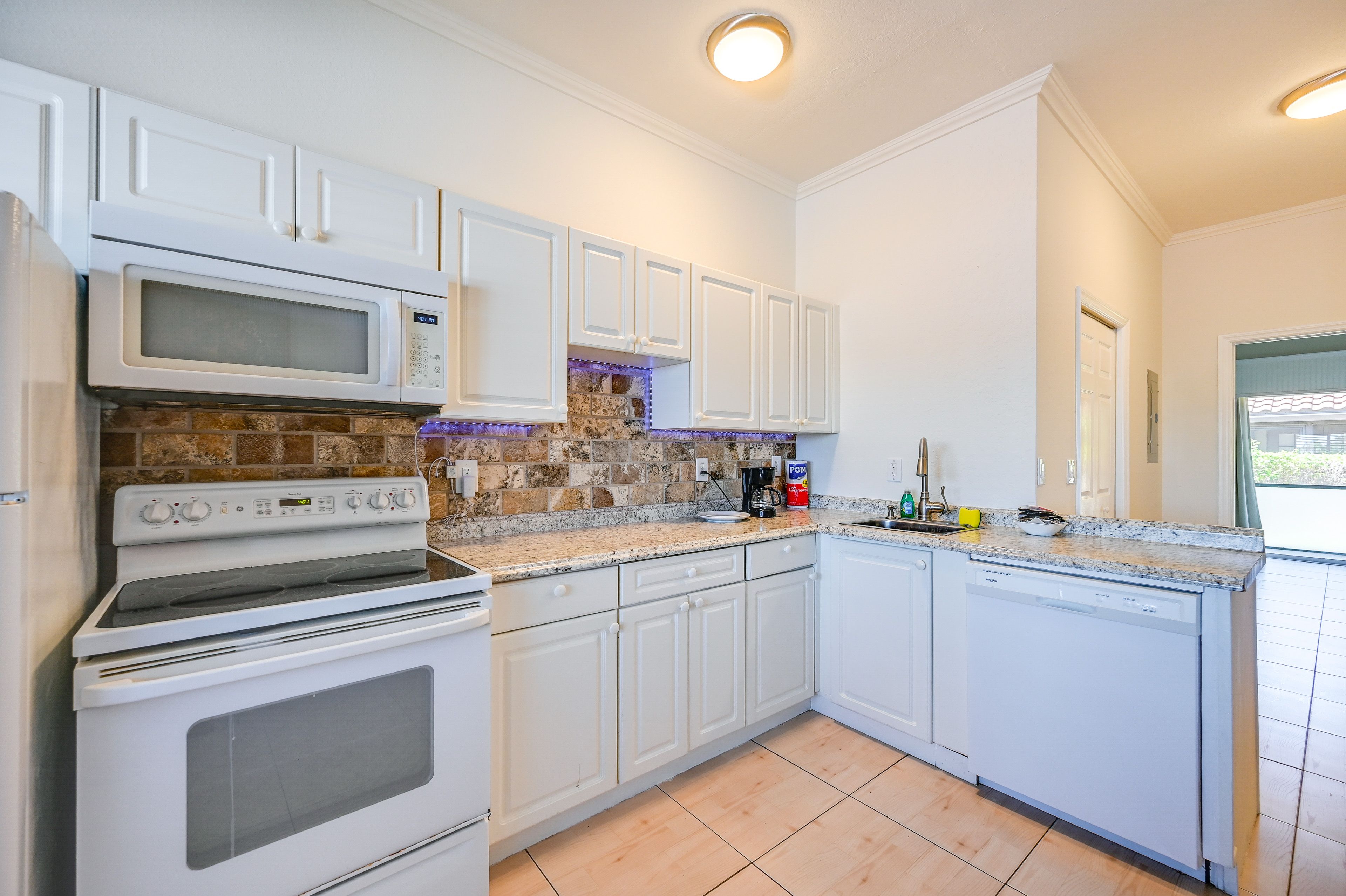 Kitchen | Trash Bags & Paper Towels