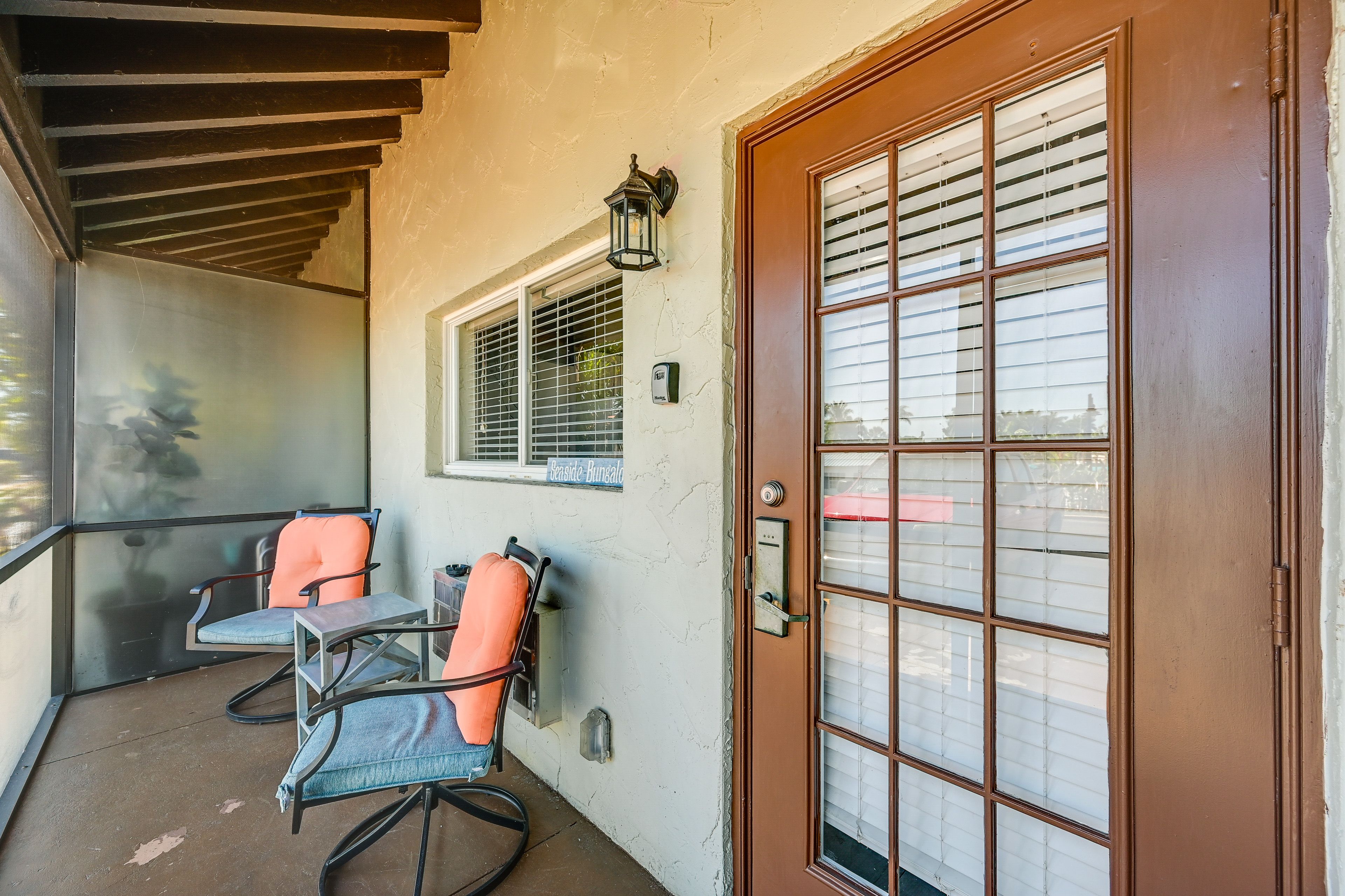 Screened Porch | Entry