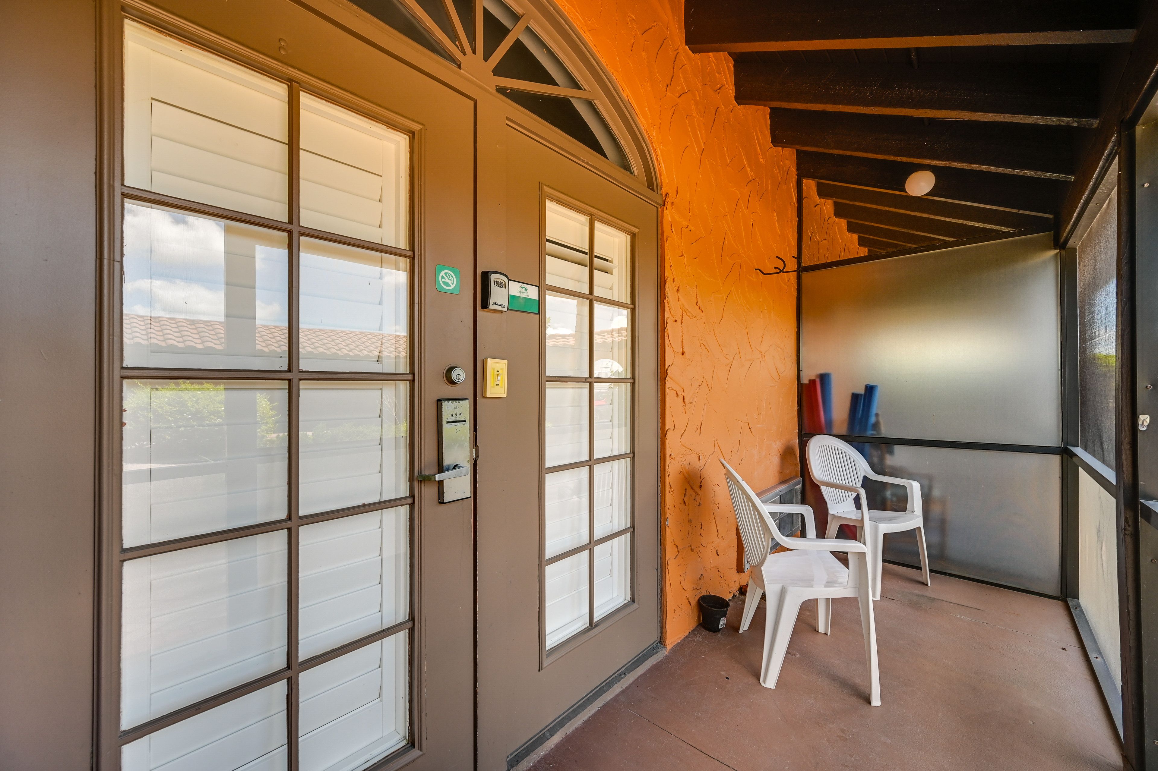 Unit Exterior | Screened Porch
