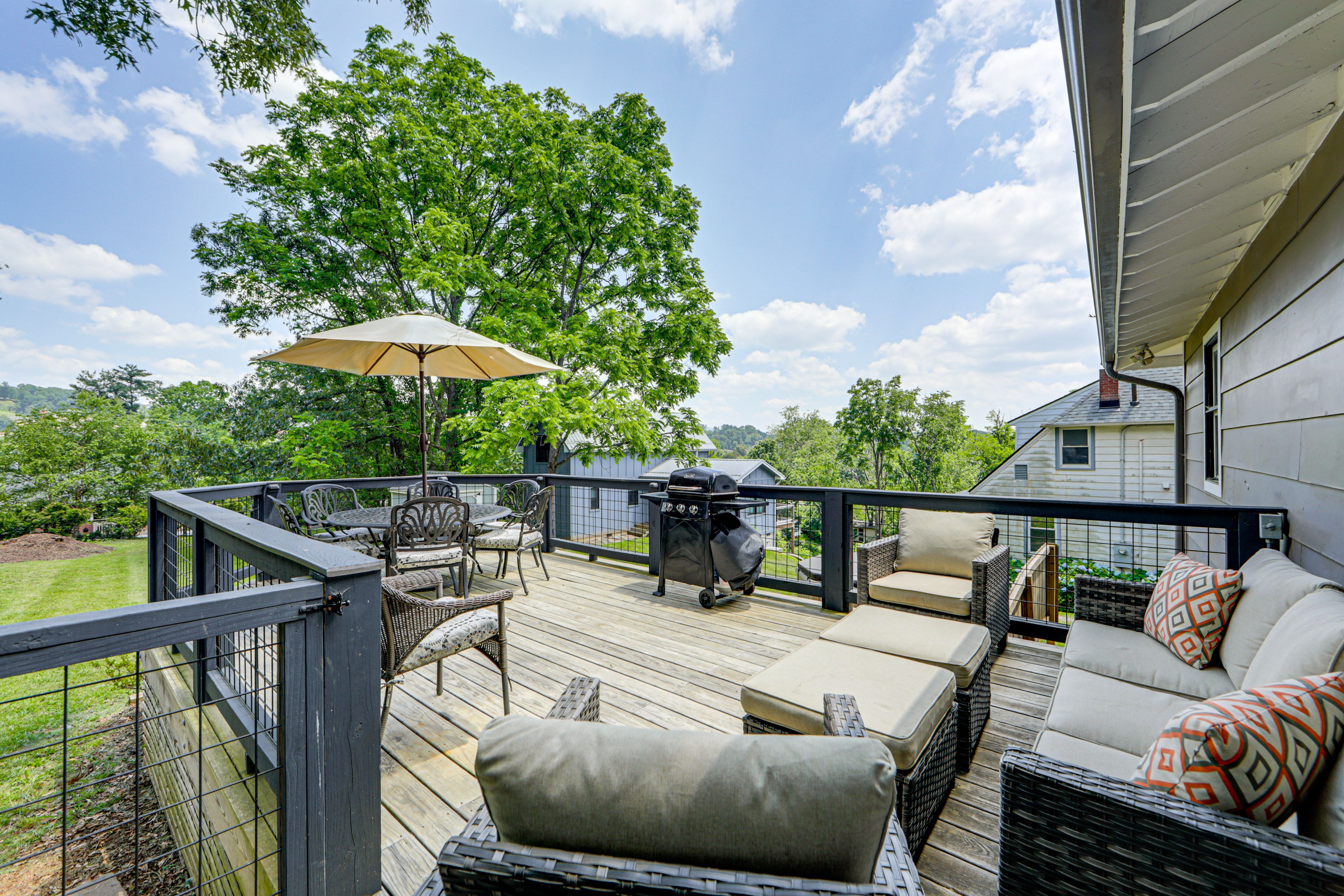 Asheville Vacation Rental | 2BR | 1BA | 876 Sq Ft | 3 Steps to Enter