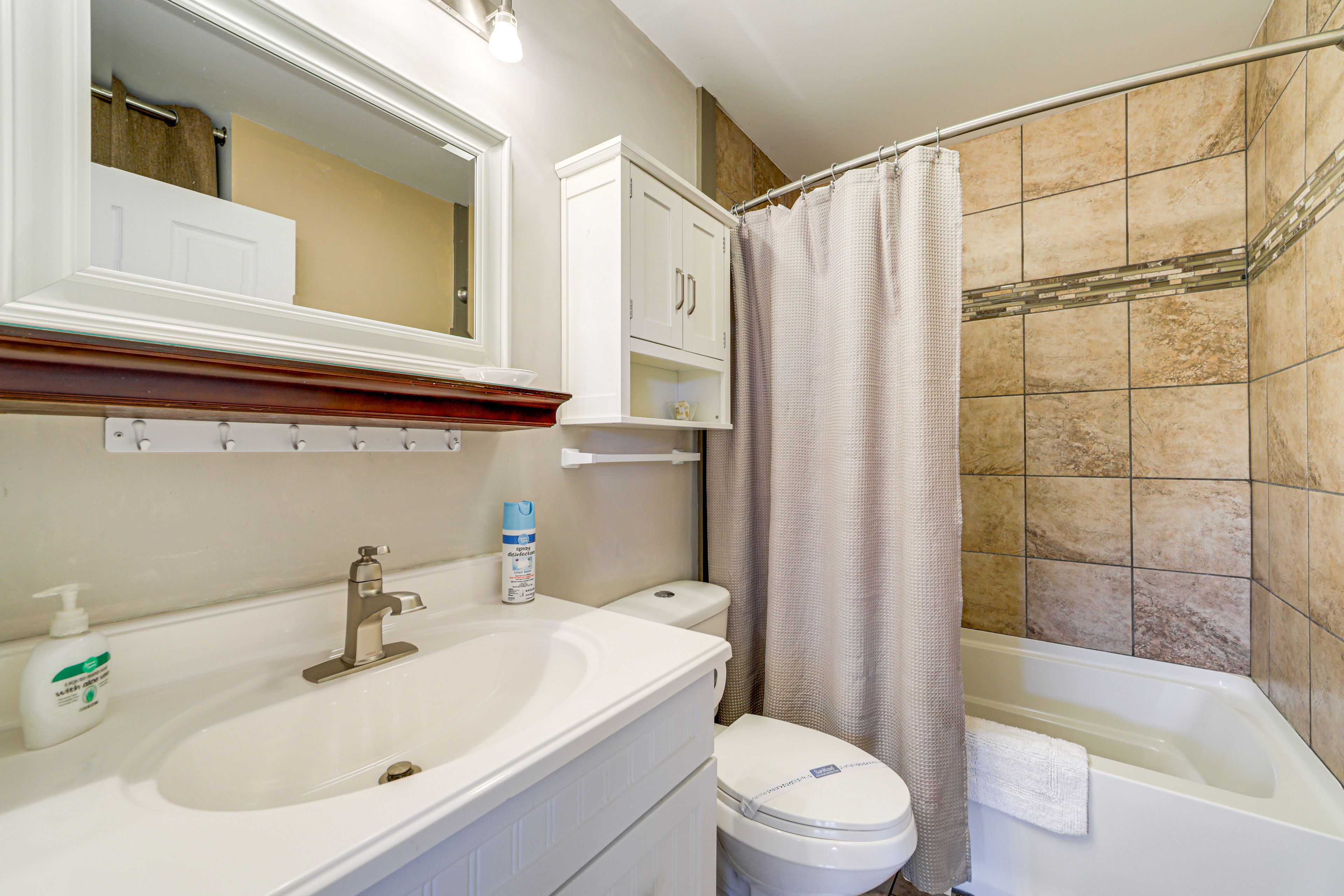 Full Bathroom