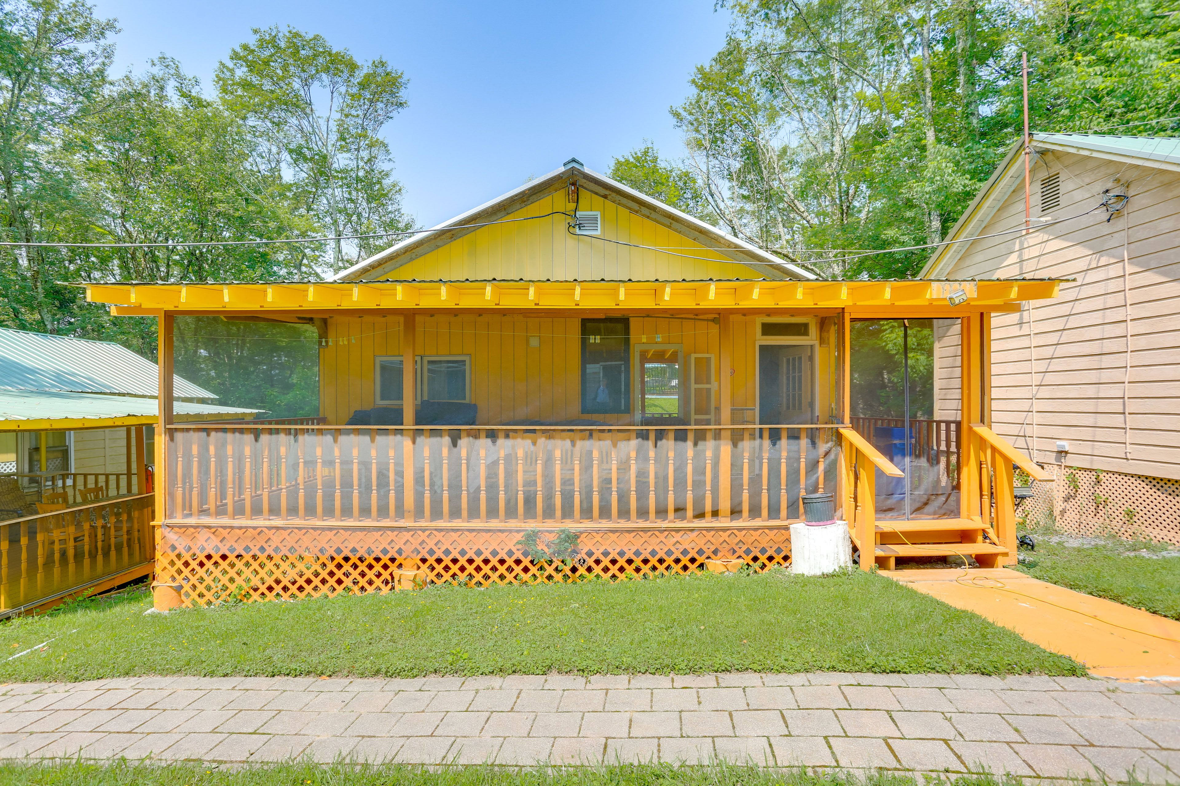 Property Exterior | Single-Story Cabin
